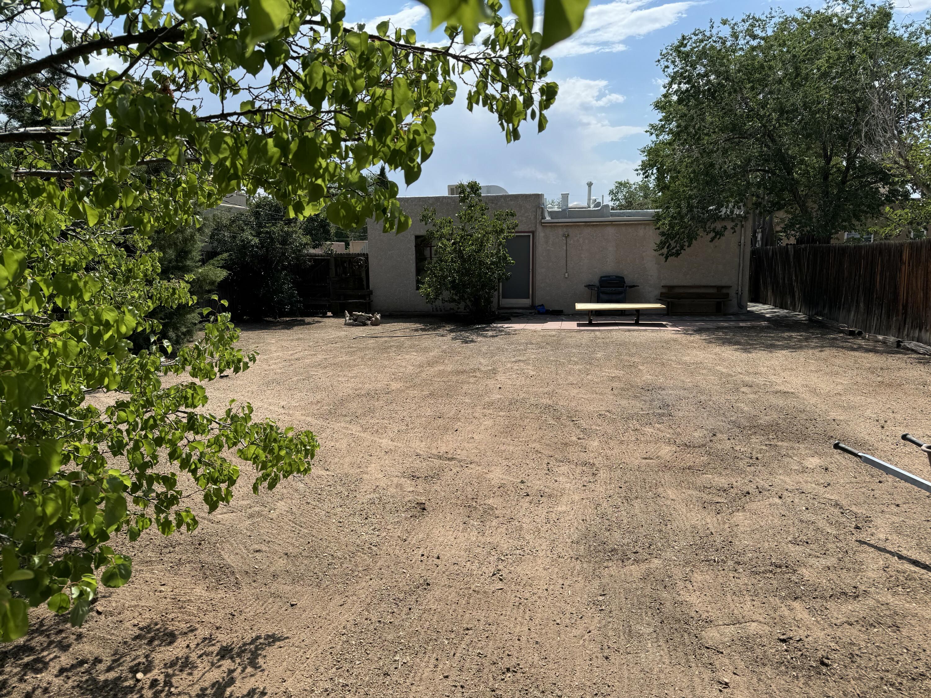 520 CARLISLE Boulevard NE