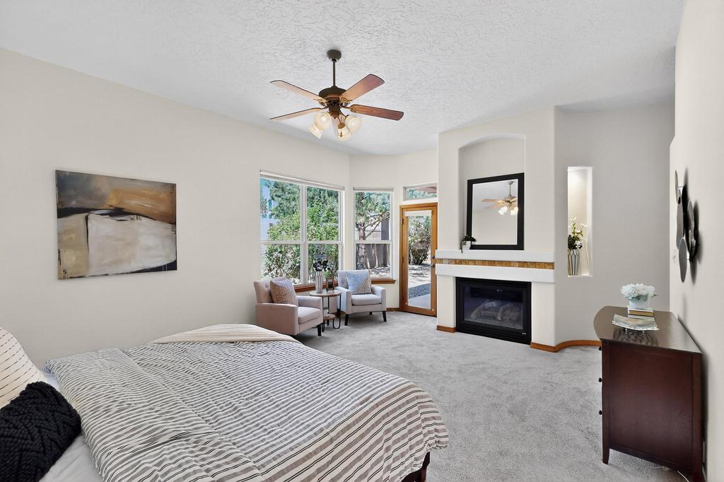 13100 DESERT MOON Place NE