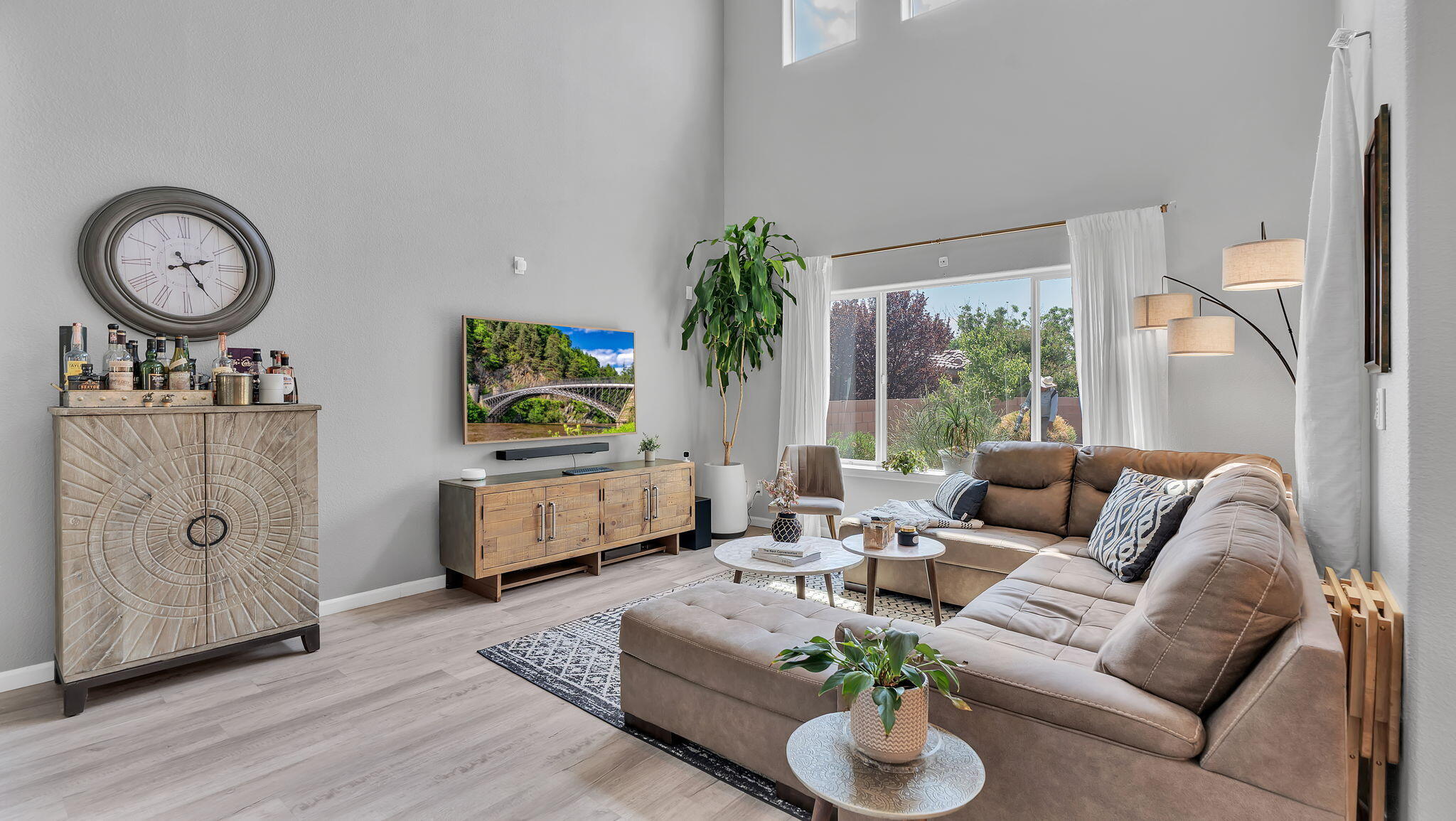 409 VISTA ROJA Place