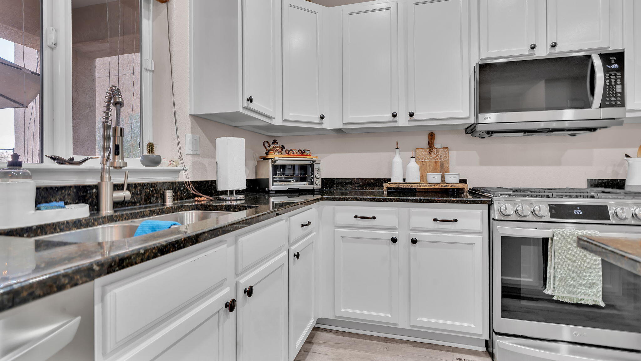 409 VISTA ROJA Place