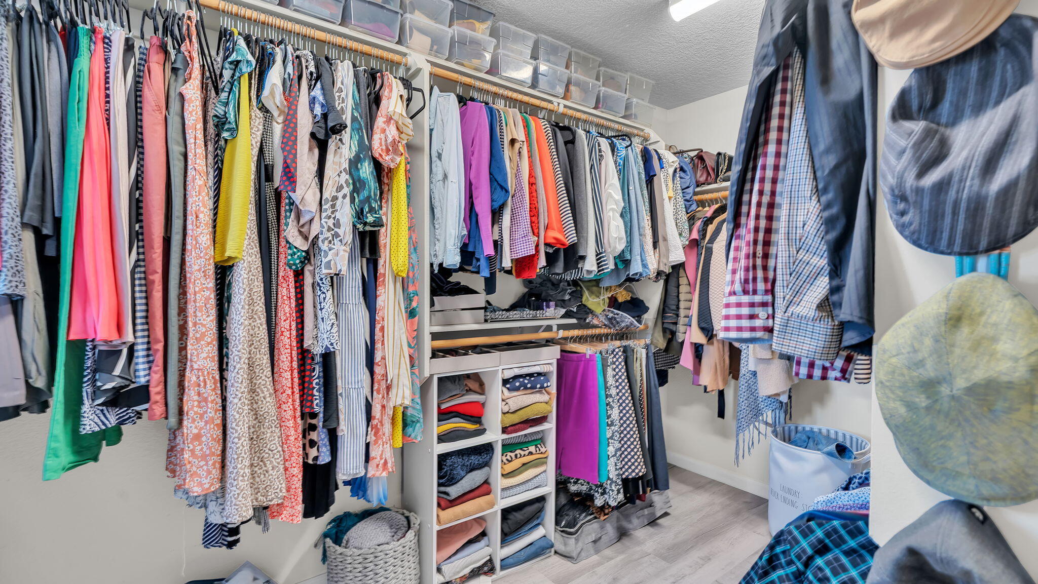 409 VISTA ROJA Place