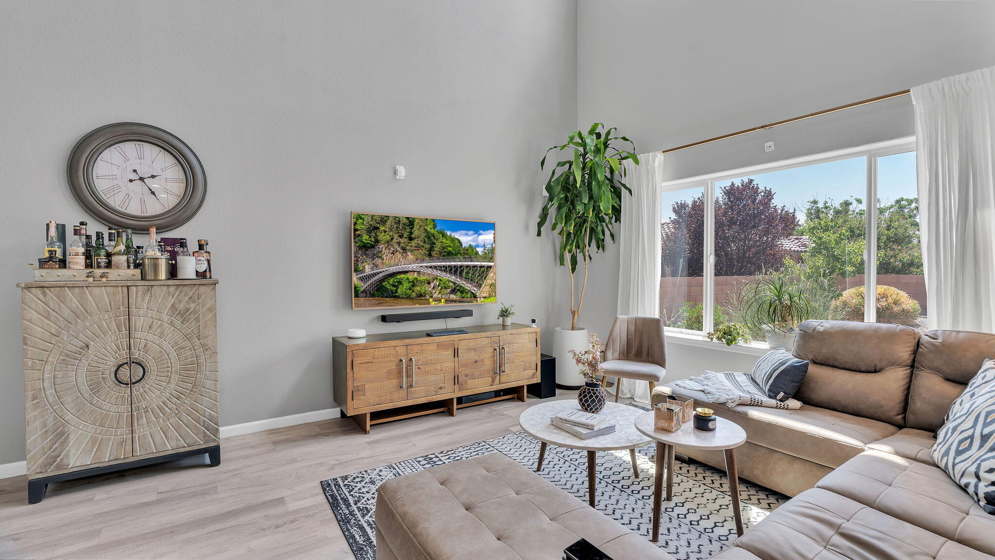 409 VISTA ROJA Place