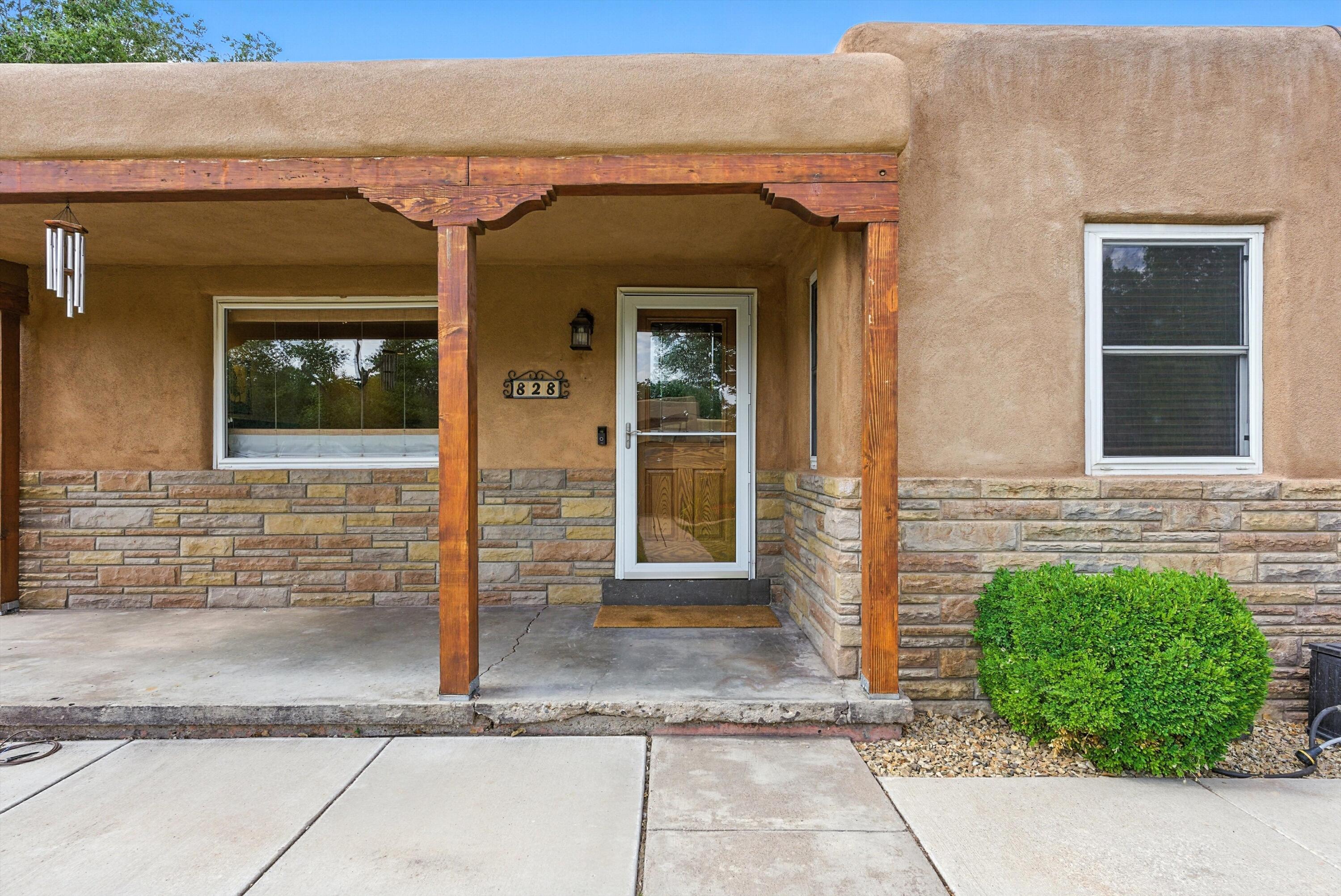 828 CHARLES Place NW