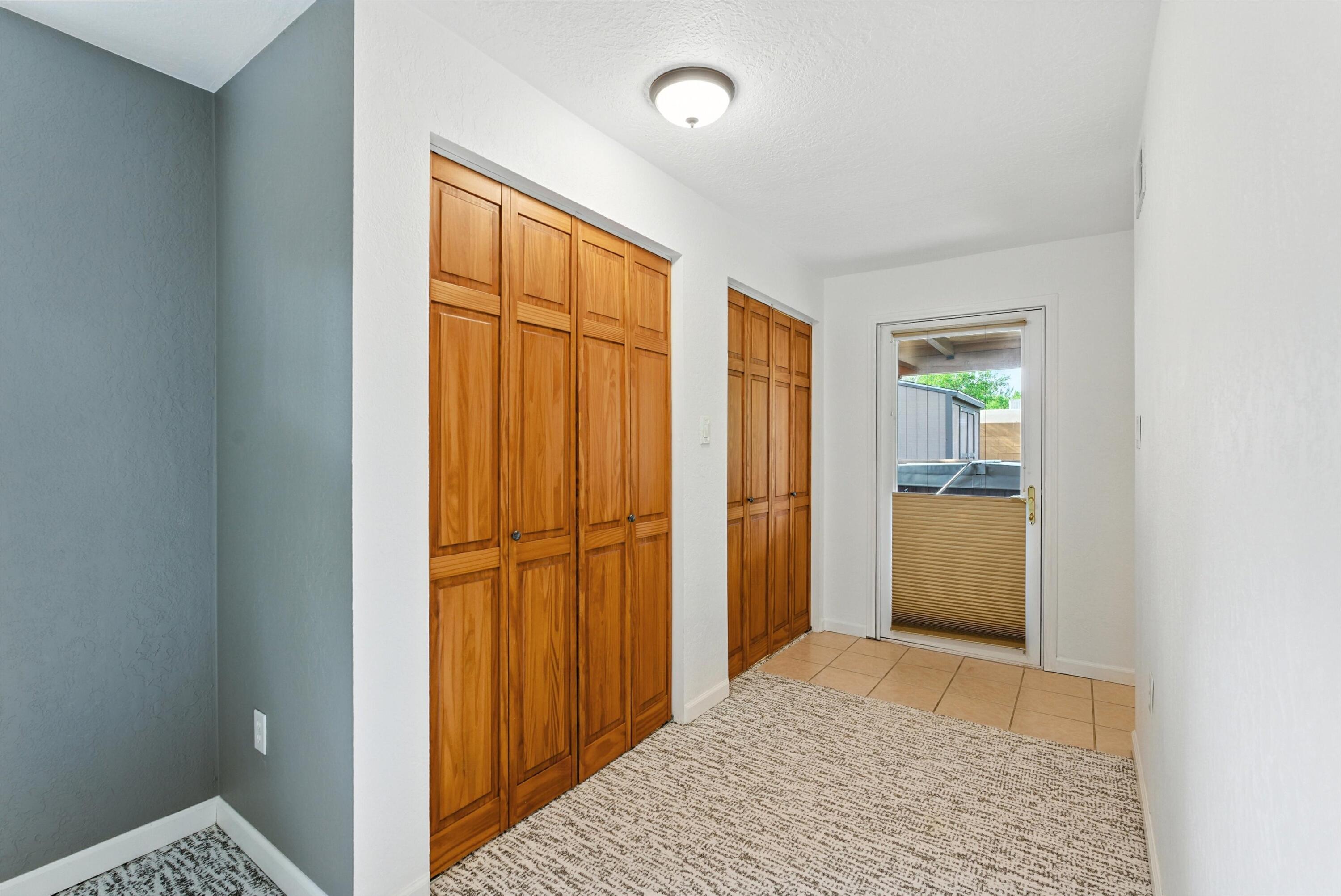 828 CHARLES Place NW