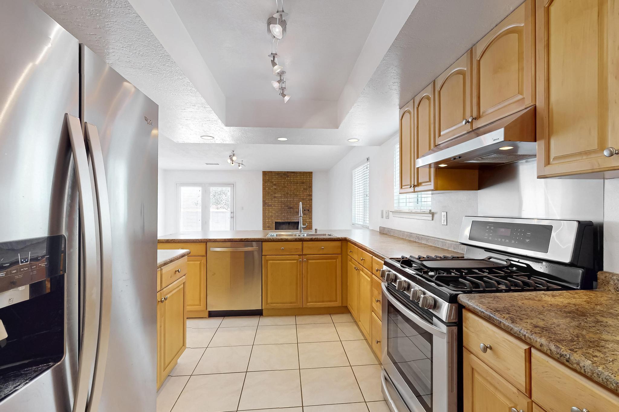 6940 CHERRY HILLS Loop NE