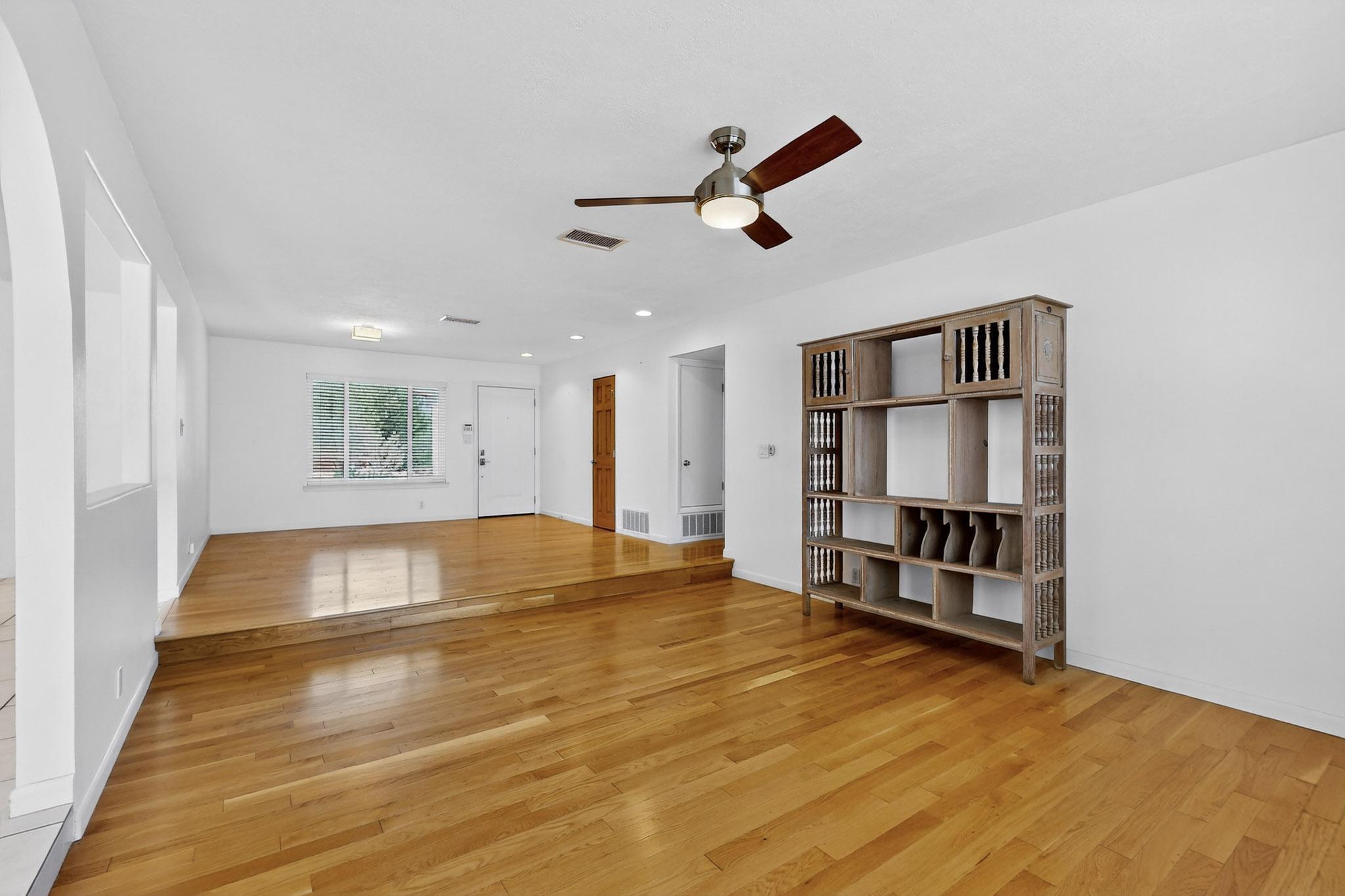 6940 CHERRY HILLS Loop NE