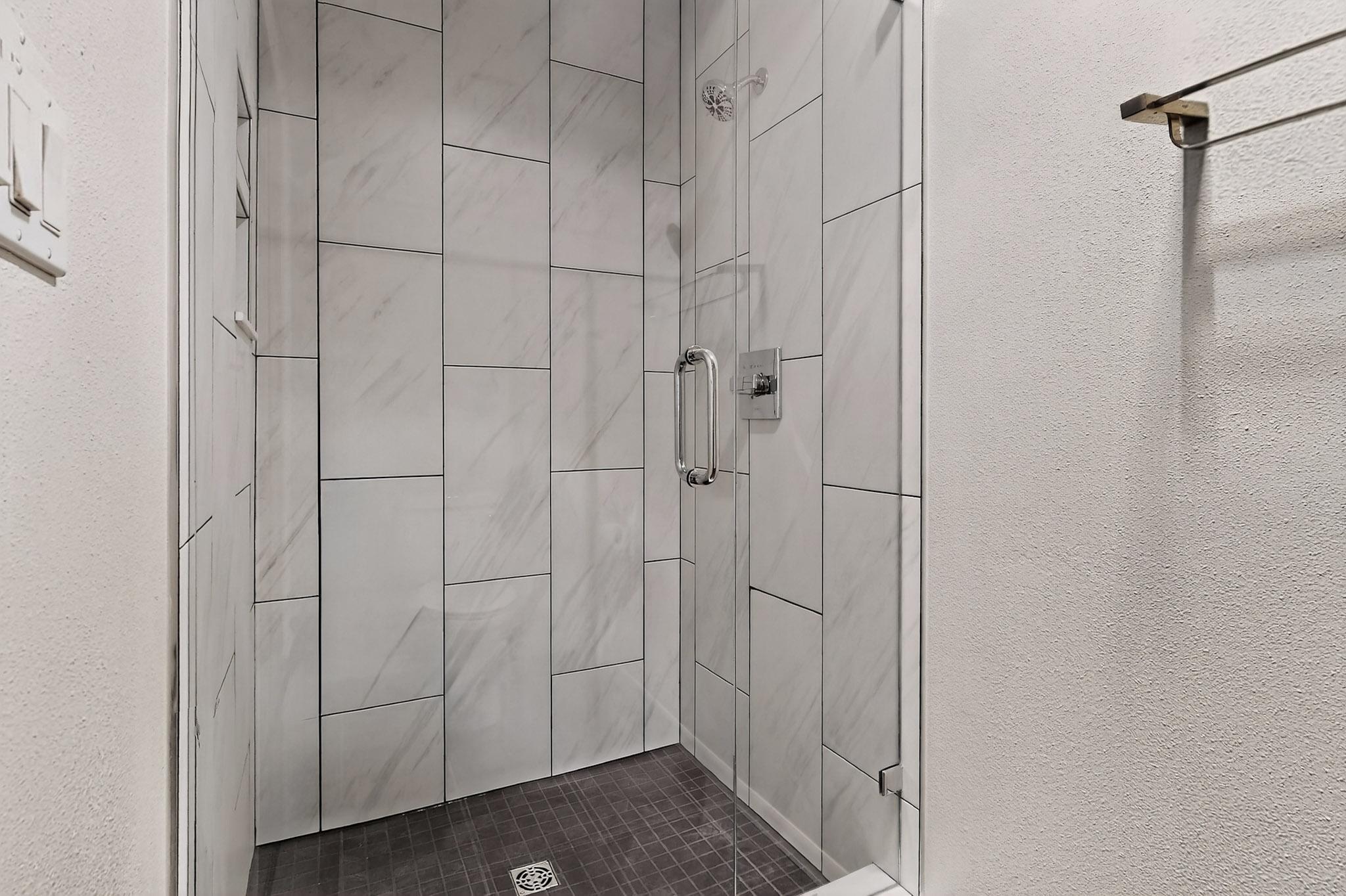 6940 CHERRY HILLS Loop NE