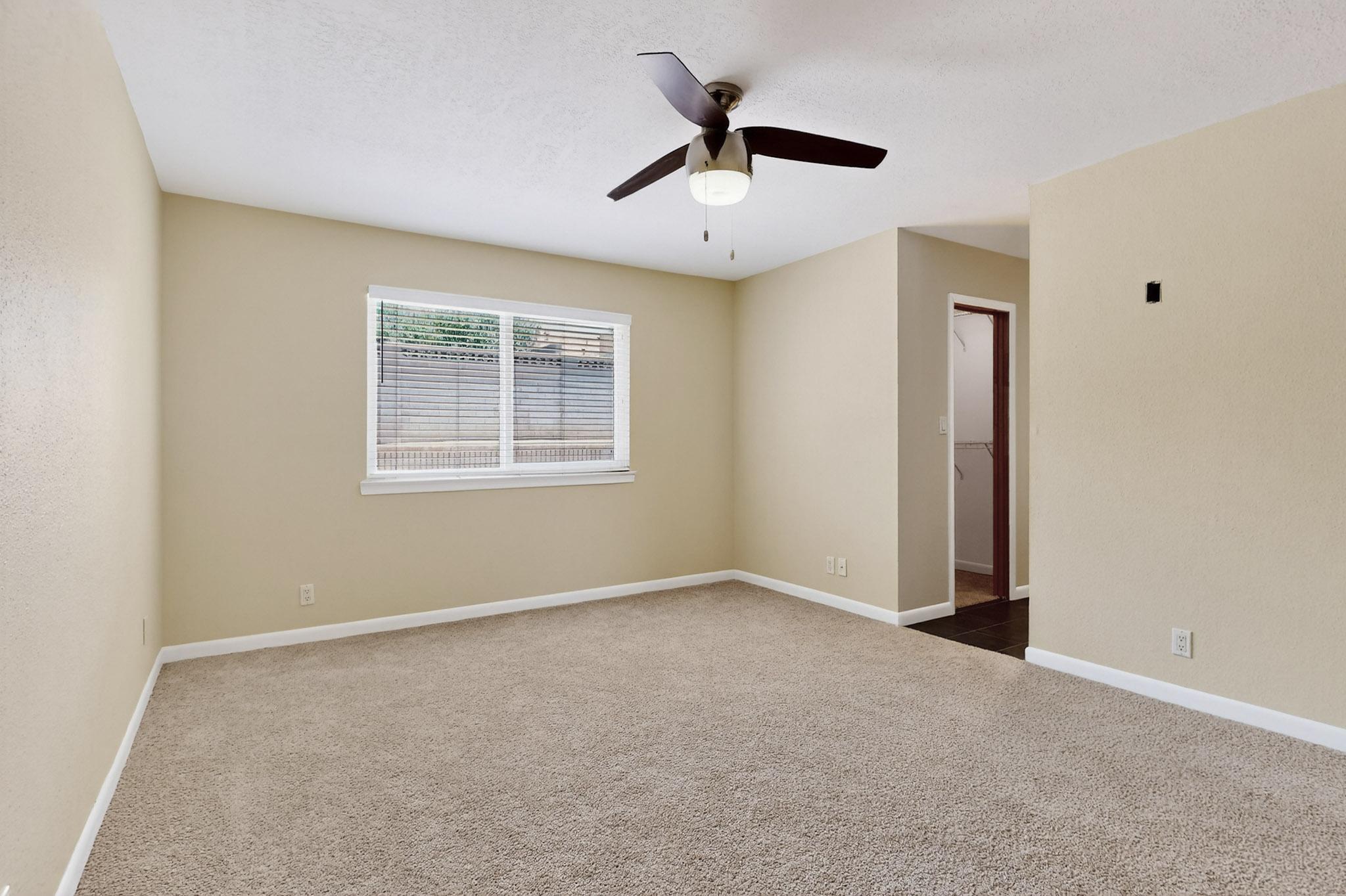 6940 CHERRY HILLS Loop NE