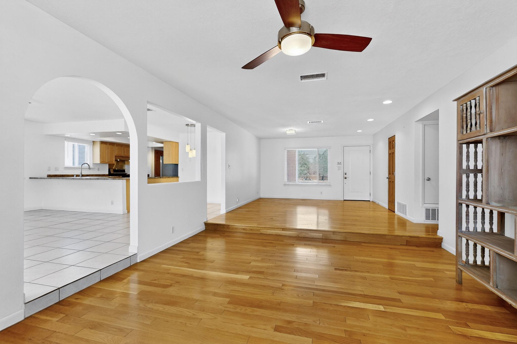 6940 CHERRY HILLS Loop NE