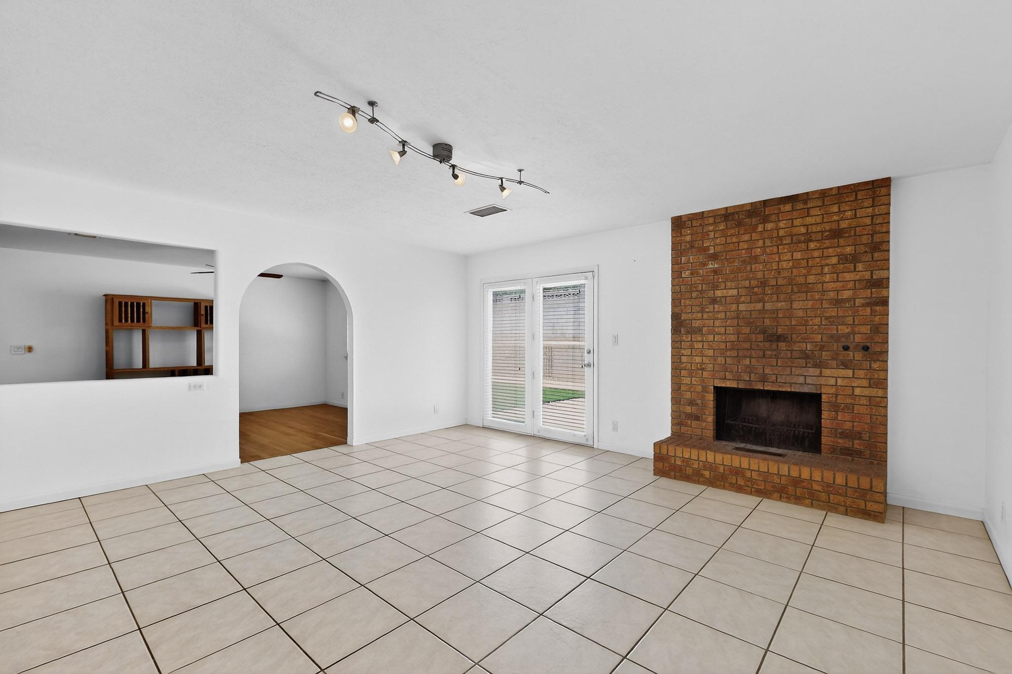 6940 CHERRY HILLS Loop NE