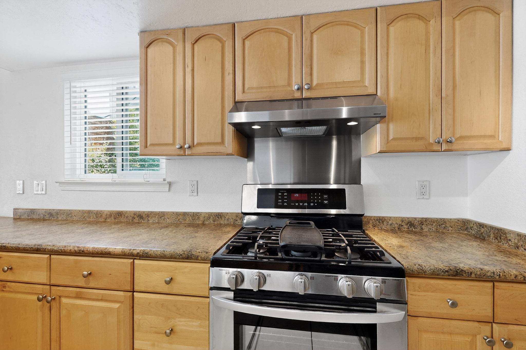 6940 CHERRY HILLS Loop NE