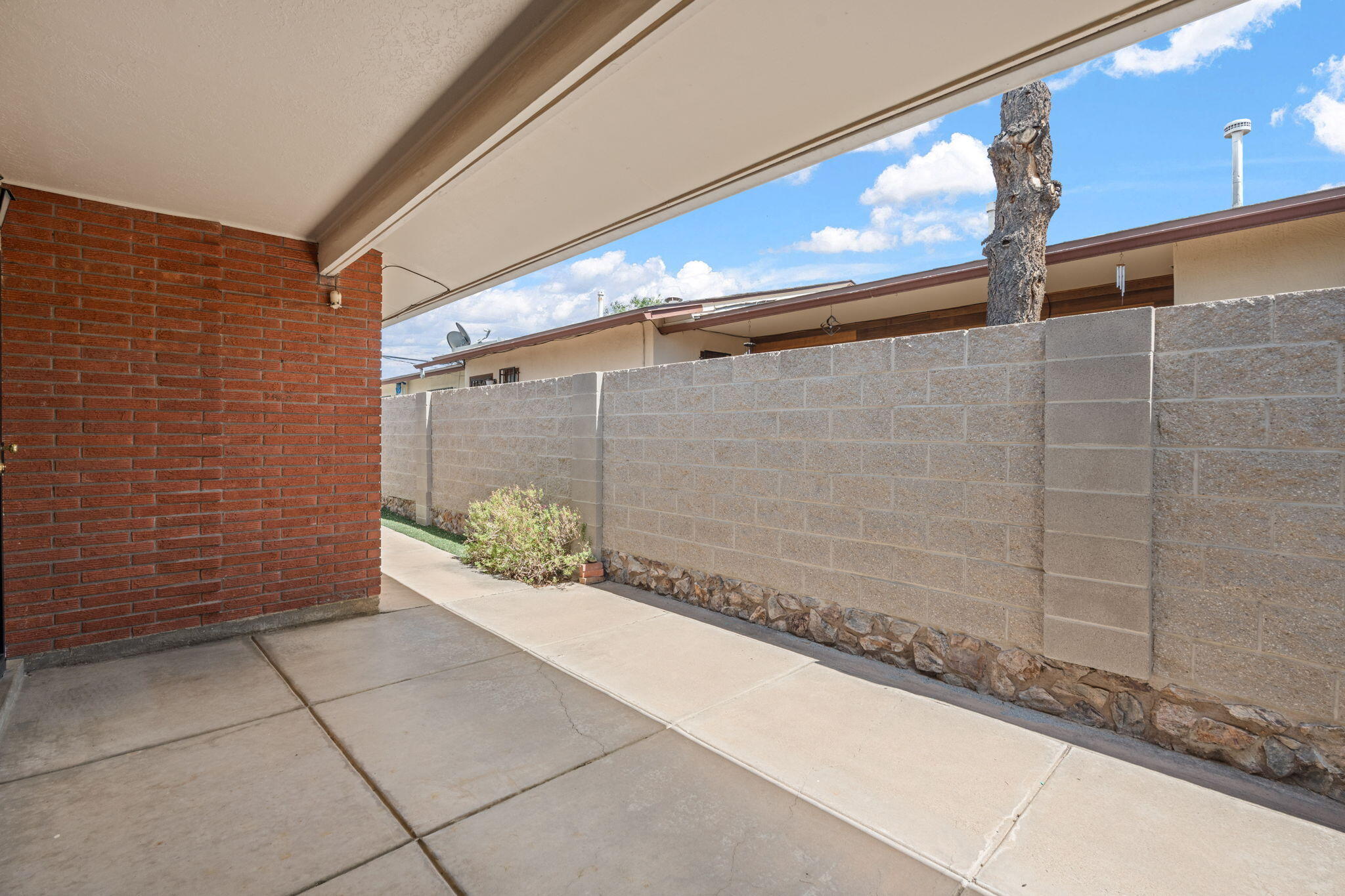 1308 ALVARADO Drive NE