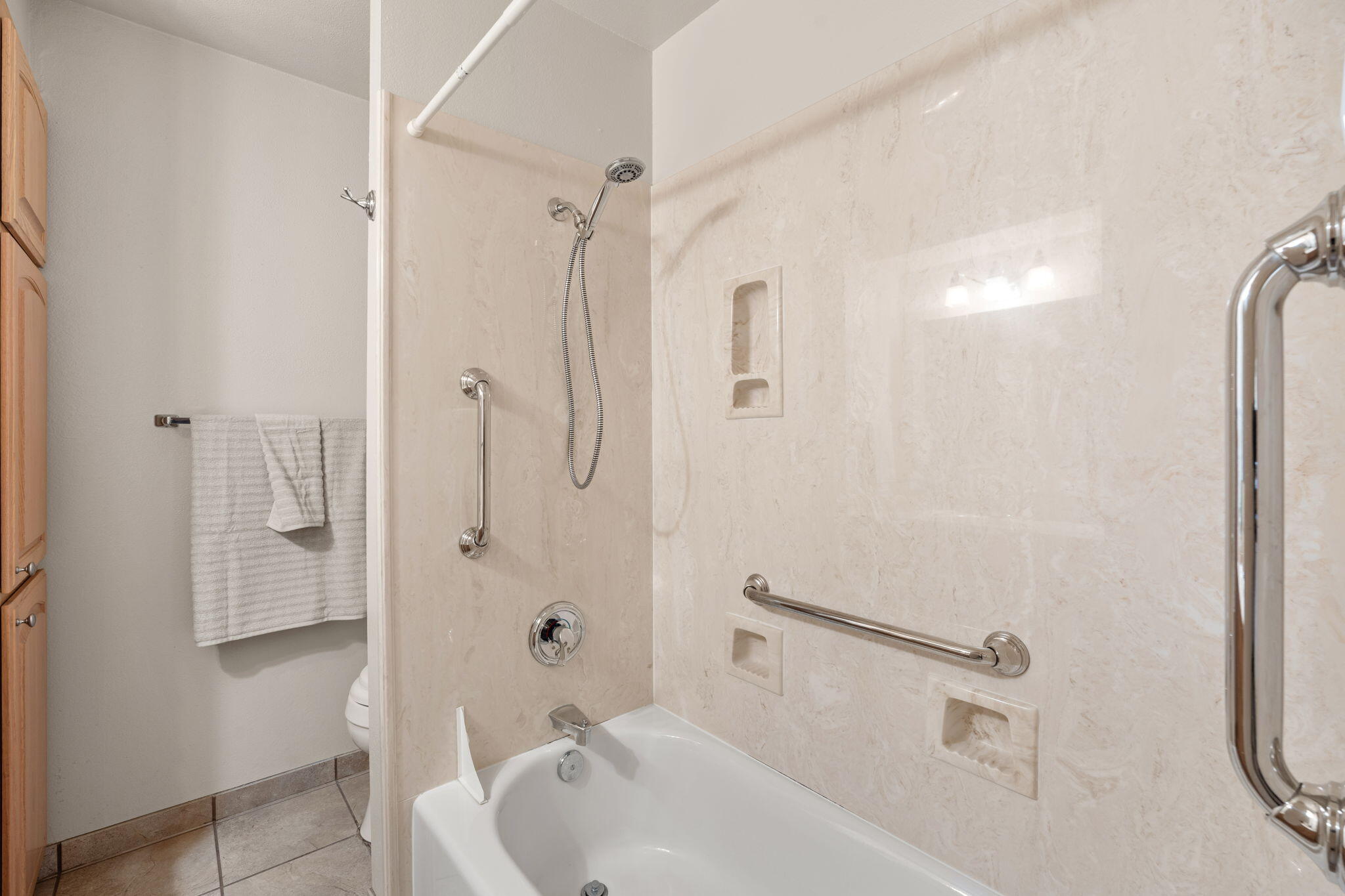 1308 ALVARADO Drive NE