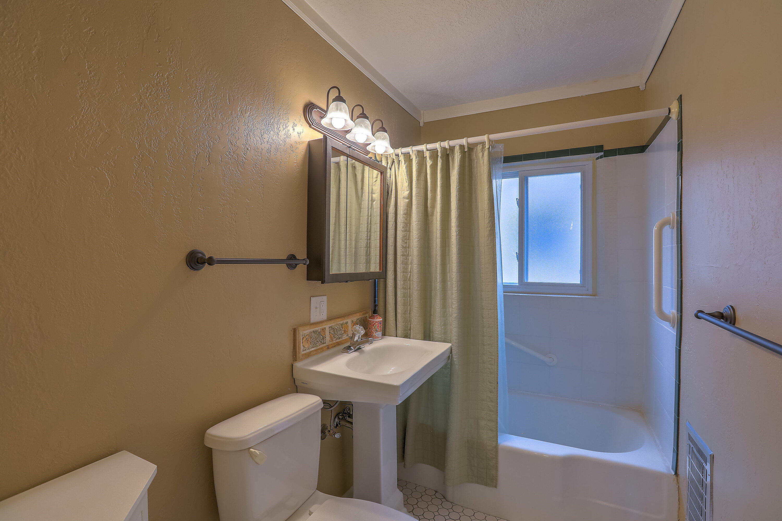 1714 ANDERSON Place SE