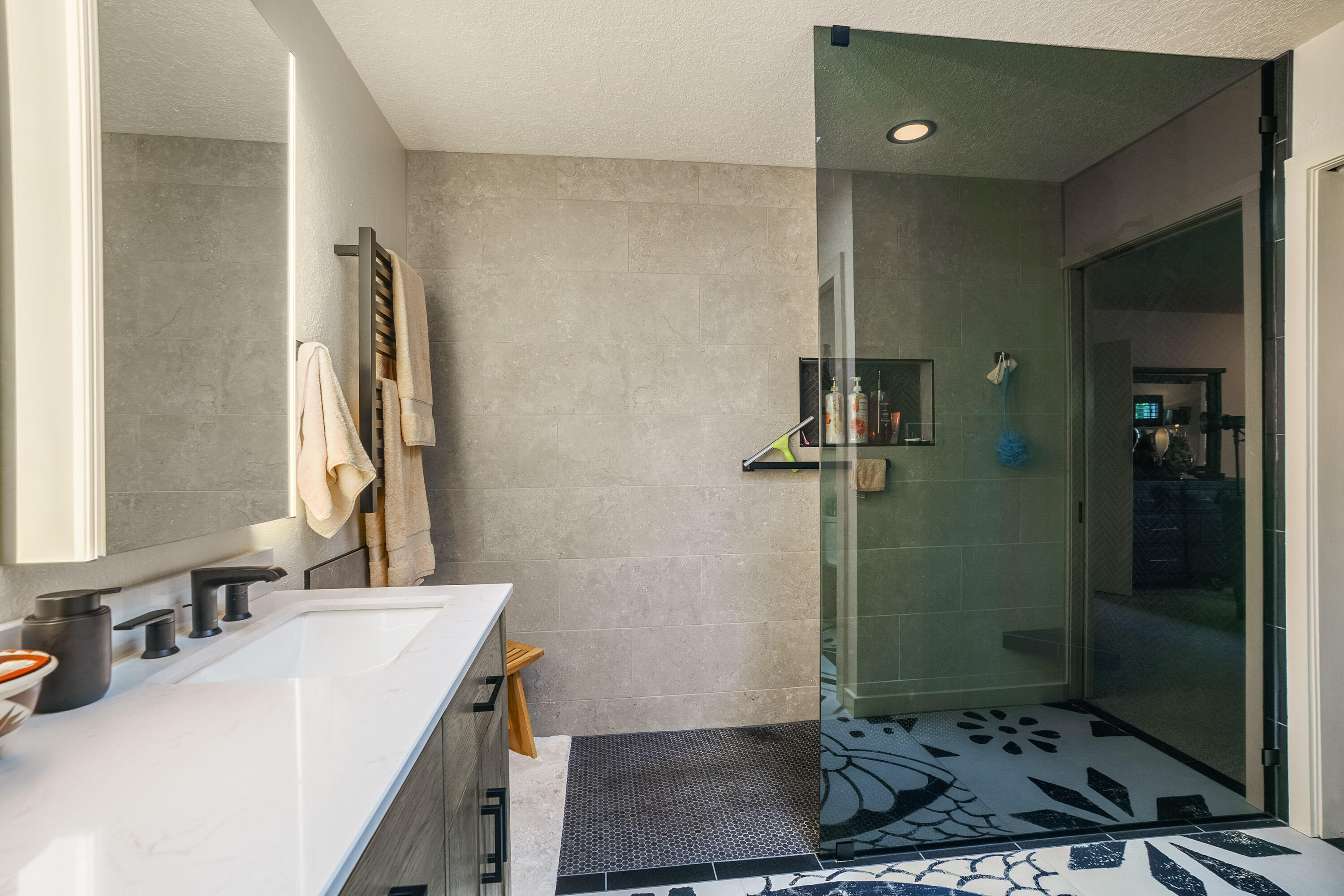 2750 CLIFFROSE Drive NE