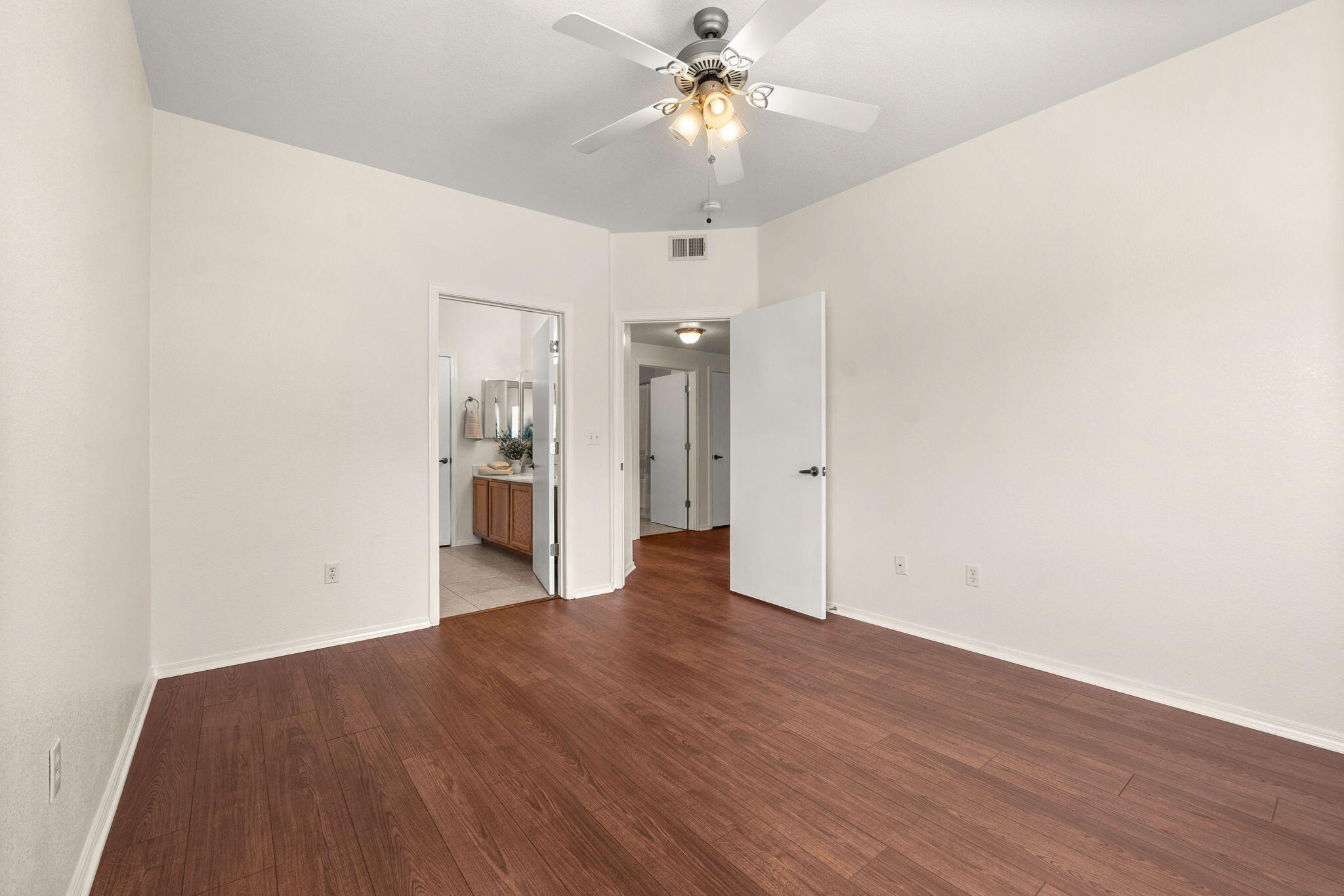 6800 VISTA DEL NORTE Drive NE 912