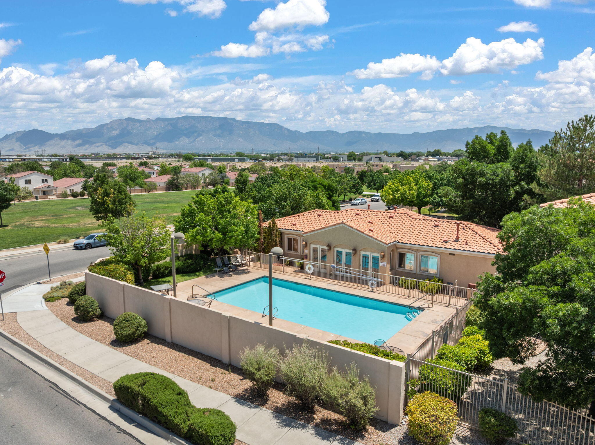 6800 VISTA DEL NORTE Drive NE 912