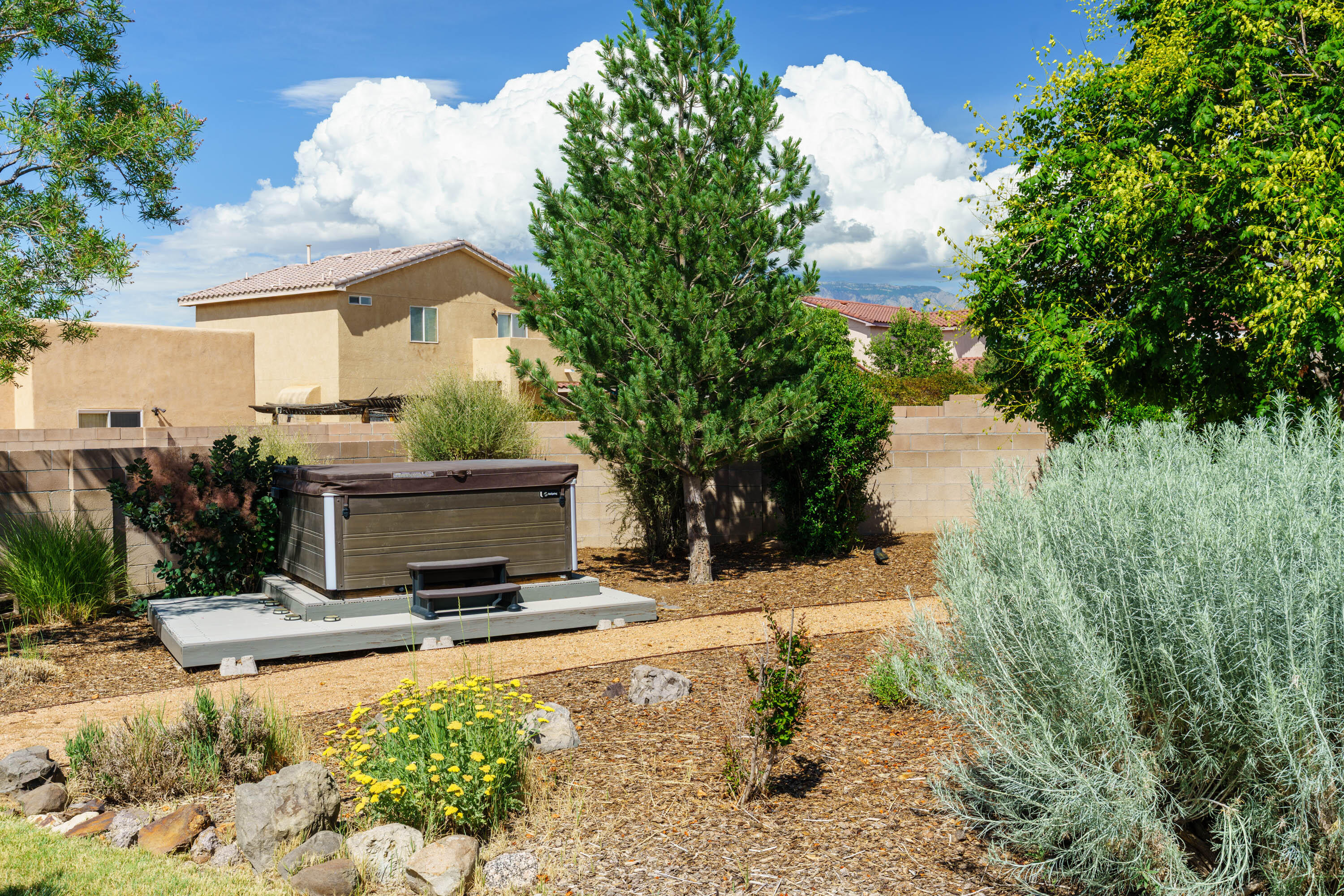 1101 SANTA MARTHA Court NE