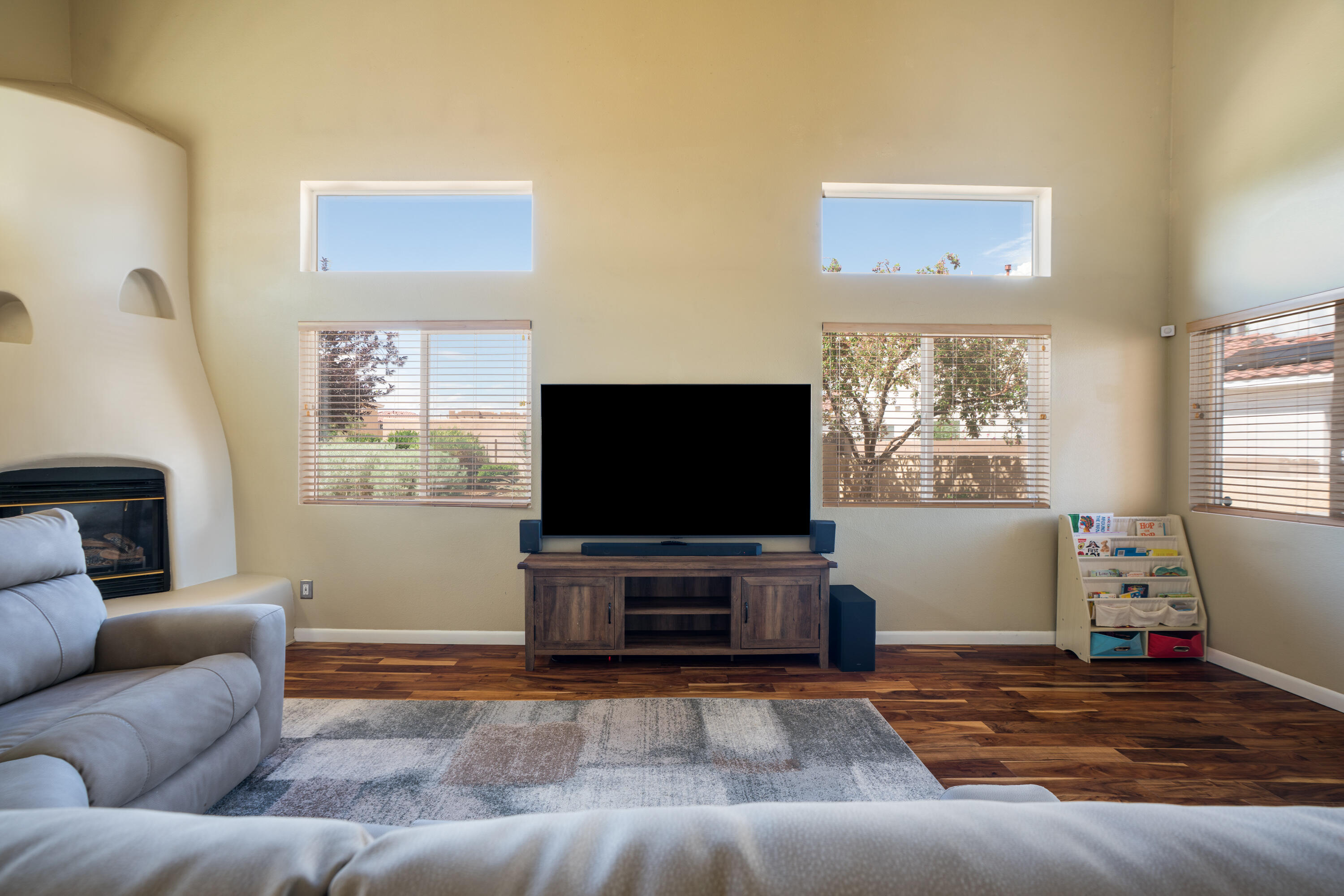 1101 SANTA MARTHA Court NE