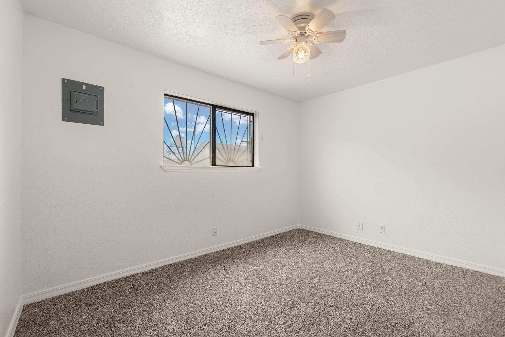 5919 LUCCA Avenue SW