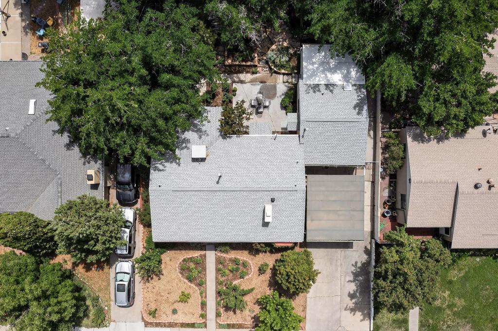 710 AMHERST Drive SE