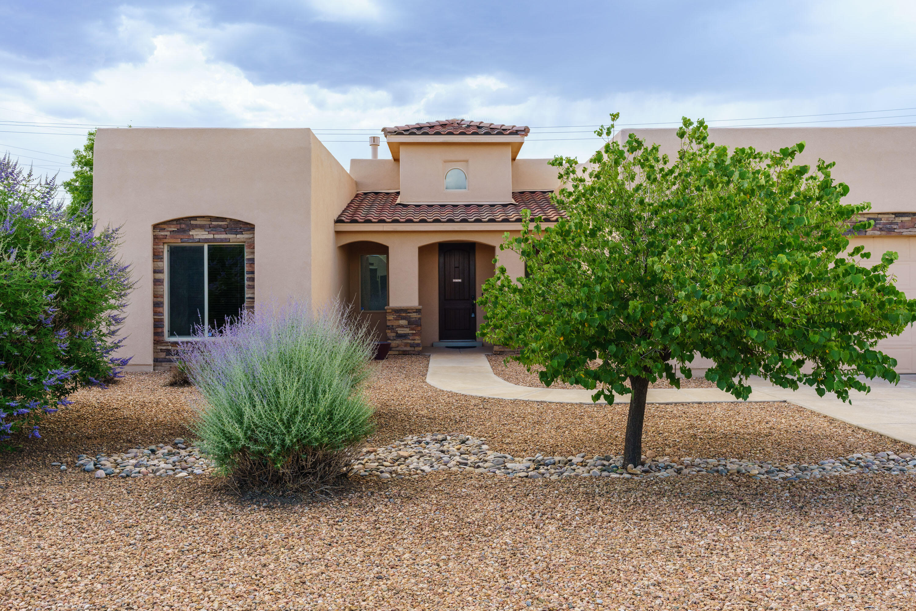 8020 VICTORIA Drive NW