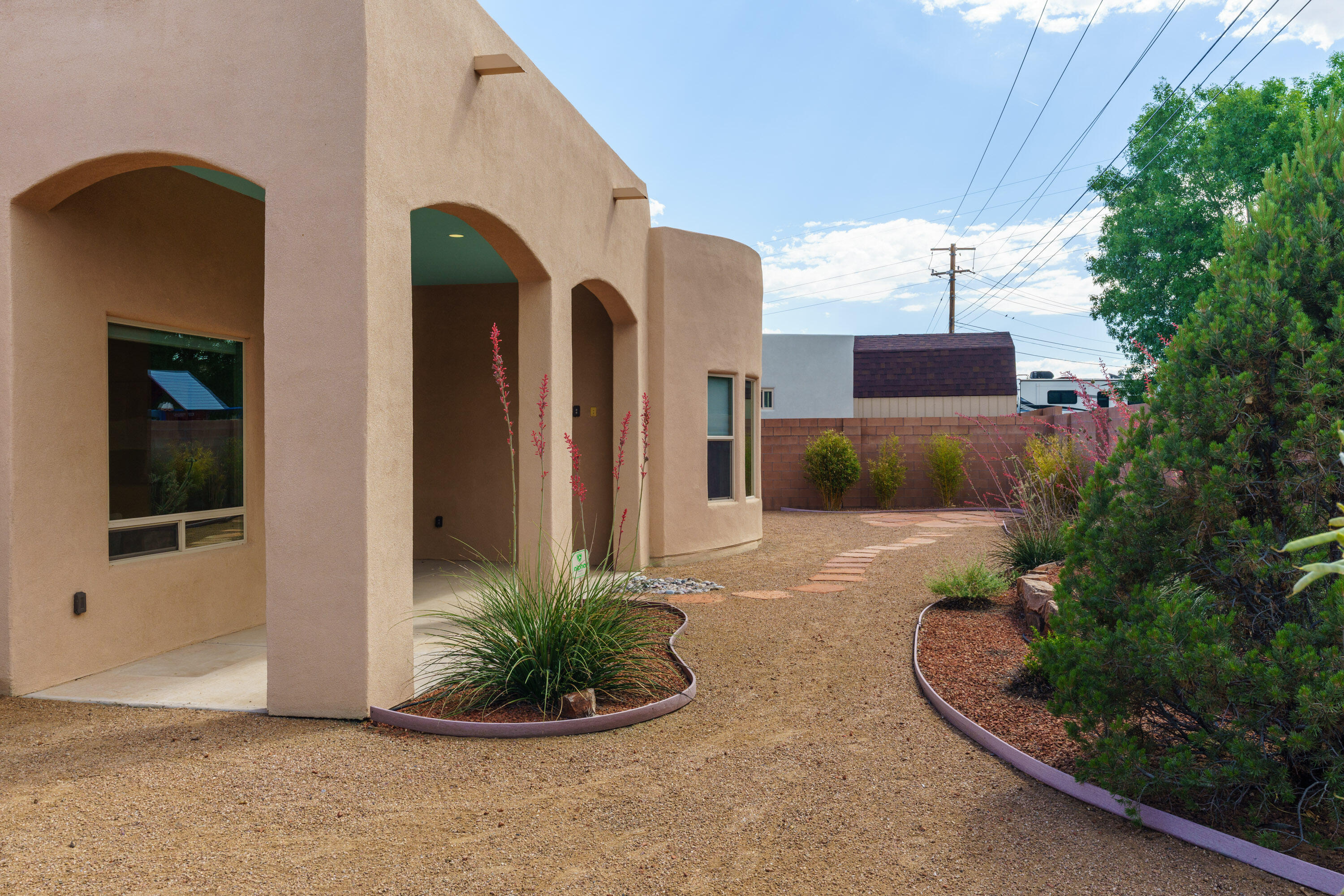 8020 VICTORIA Drive NW