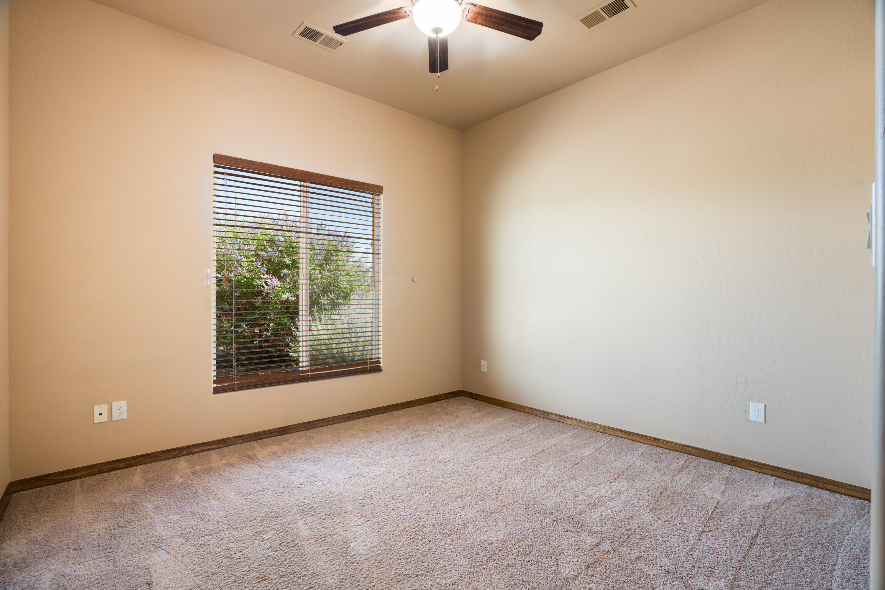 8020 VICTORIA Drive NW