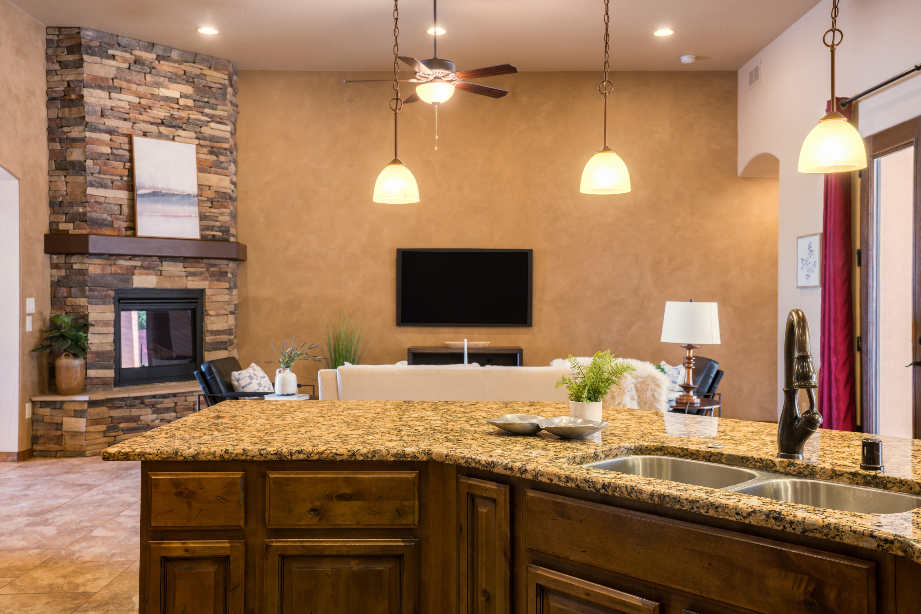 8020 VICTORIA Drive NW