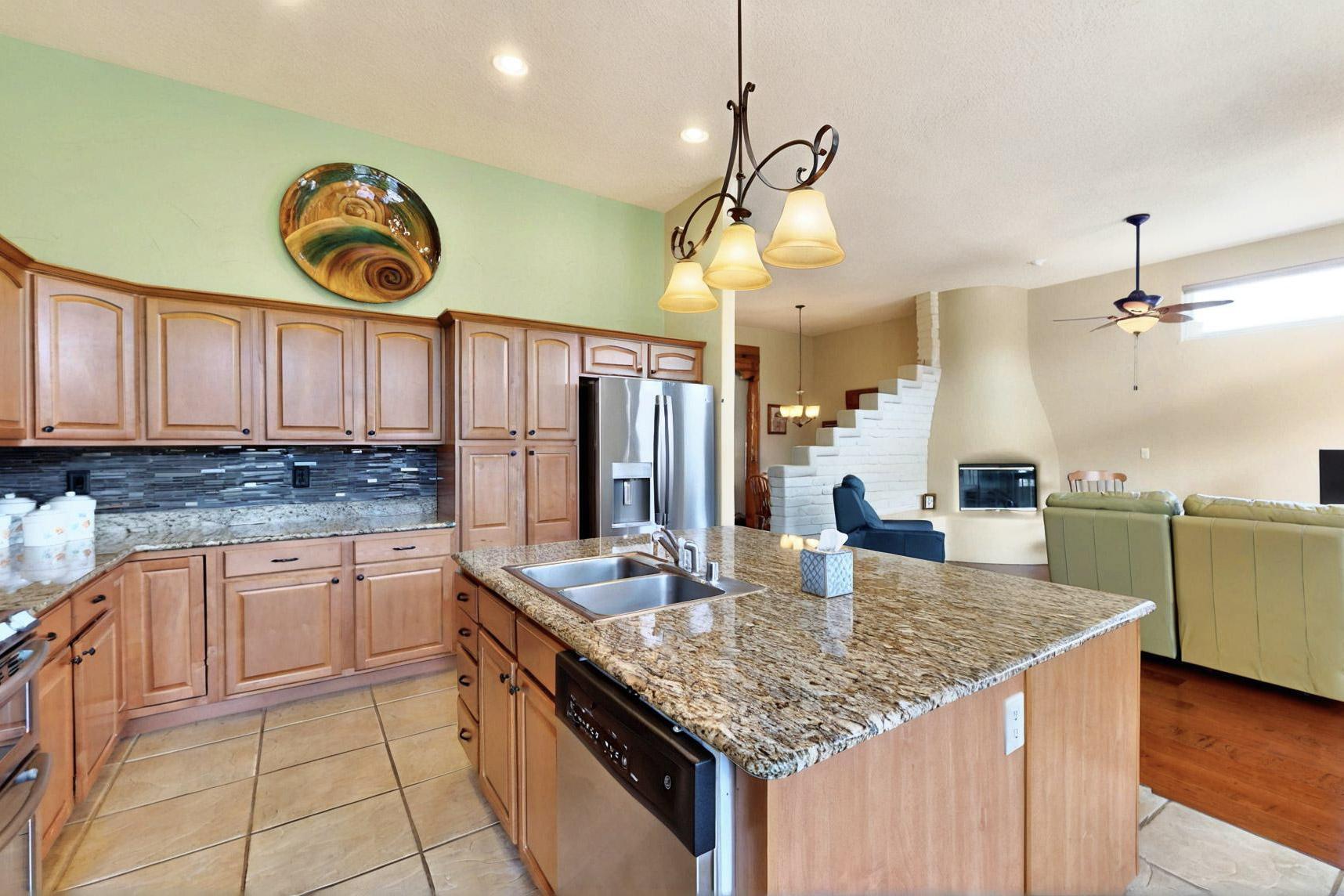 6500 Moon Shadows Drive NW