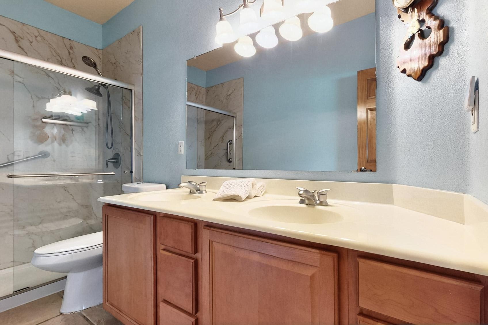 6500 Moon Shadows Drive NW