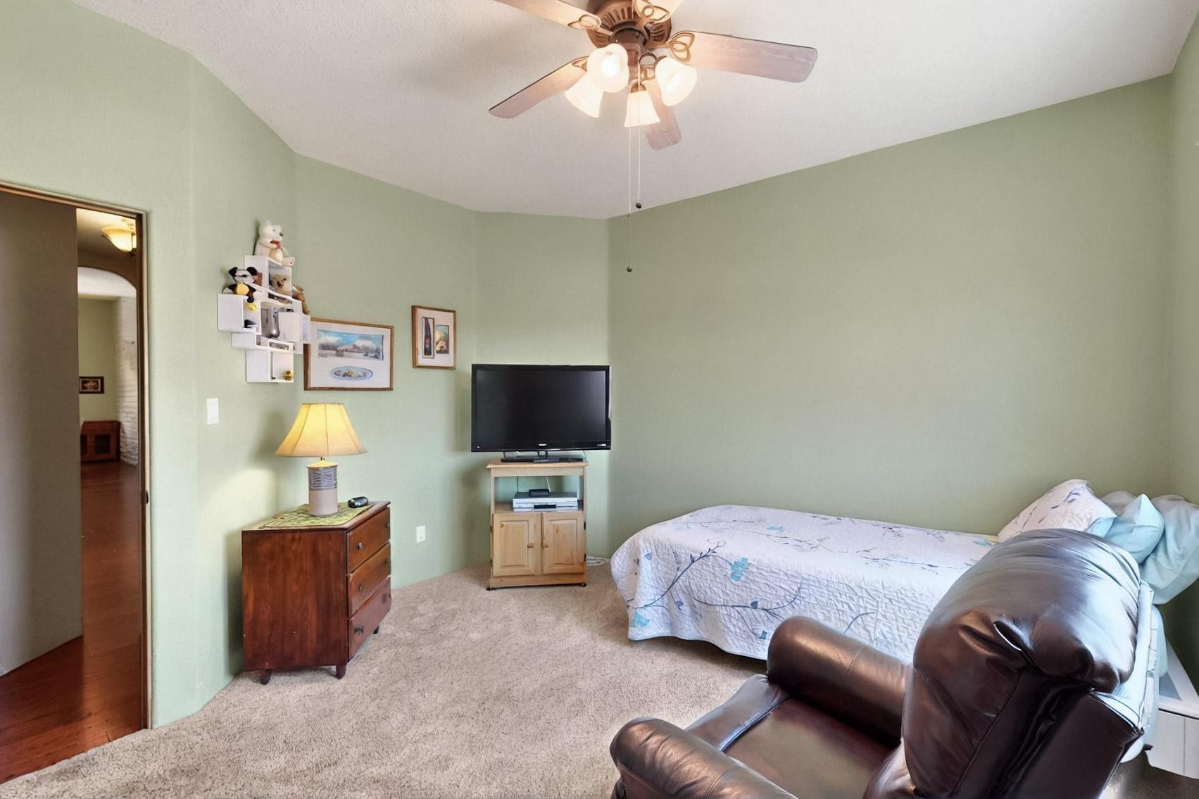 6500 Moon Shadows Drive NW