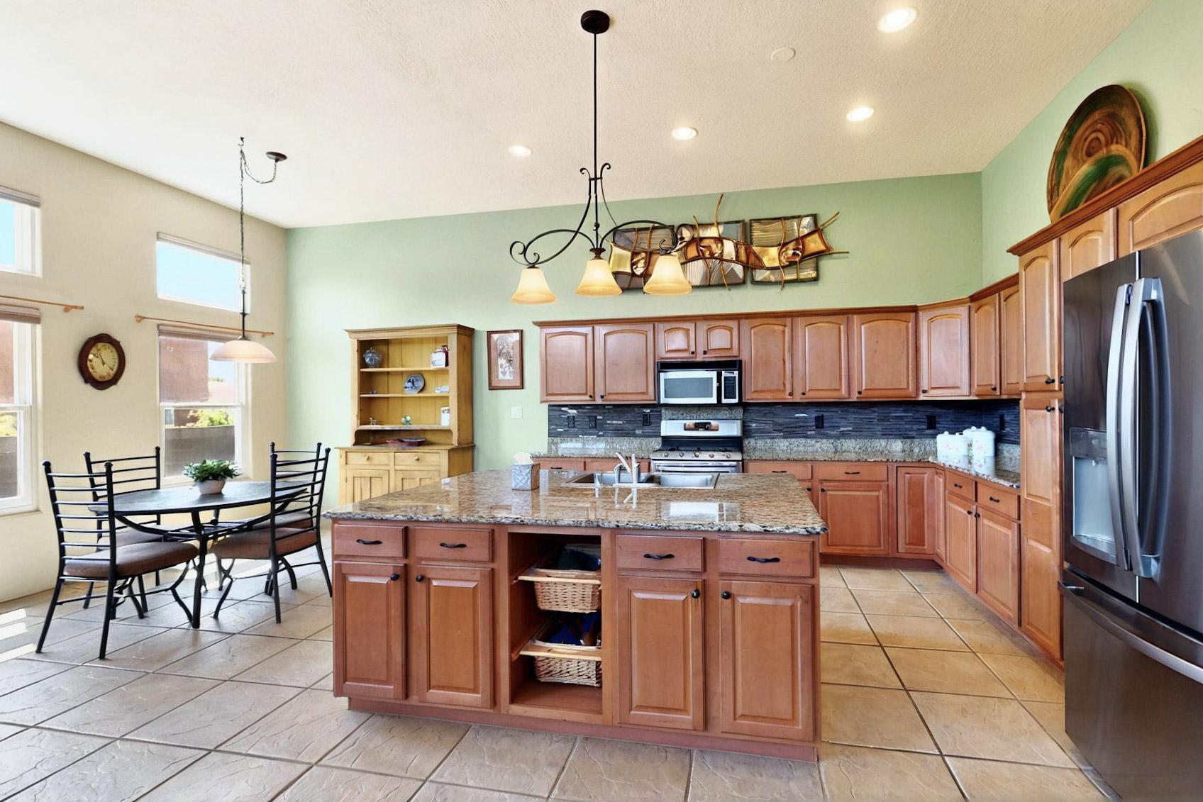 6500 Moon Shadows Drive NW