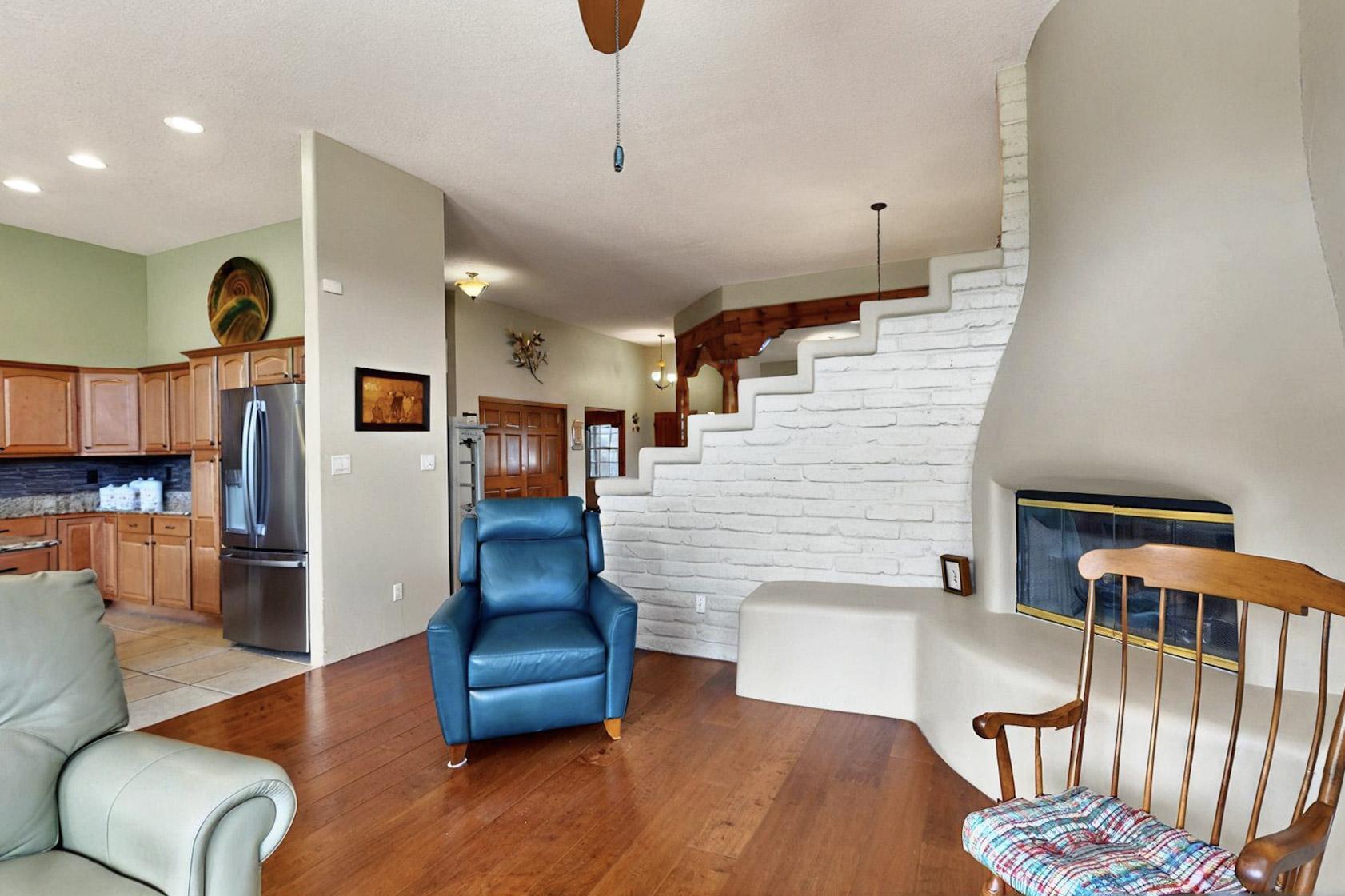 6500 Moon Shadows Drive NW