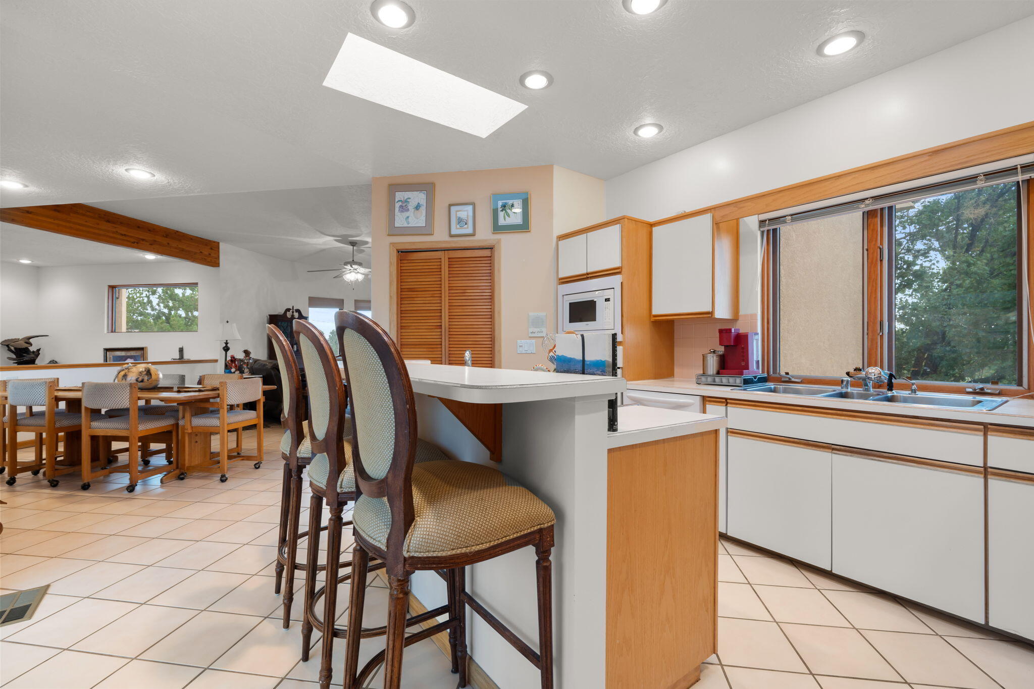 12001 DEL REY Avenue NE