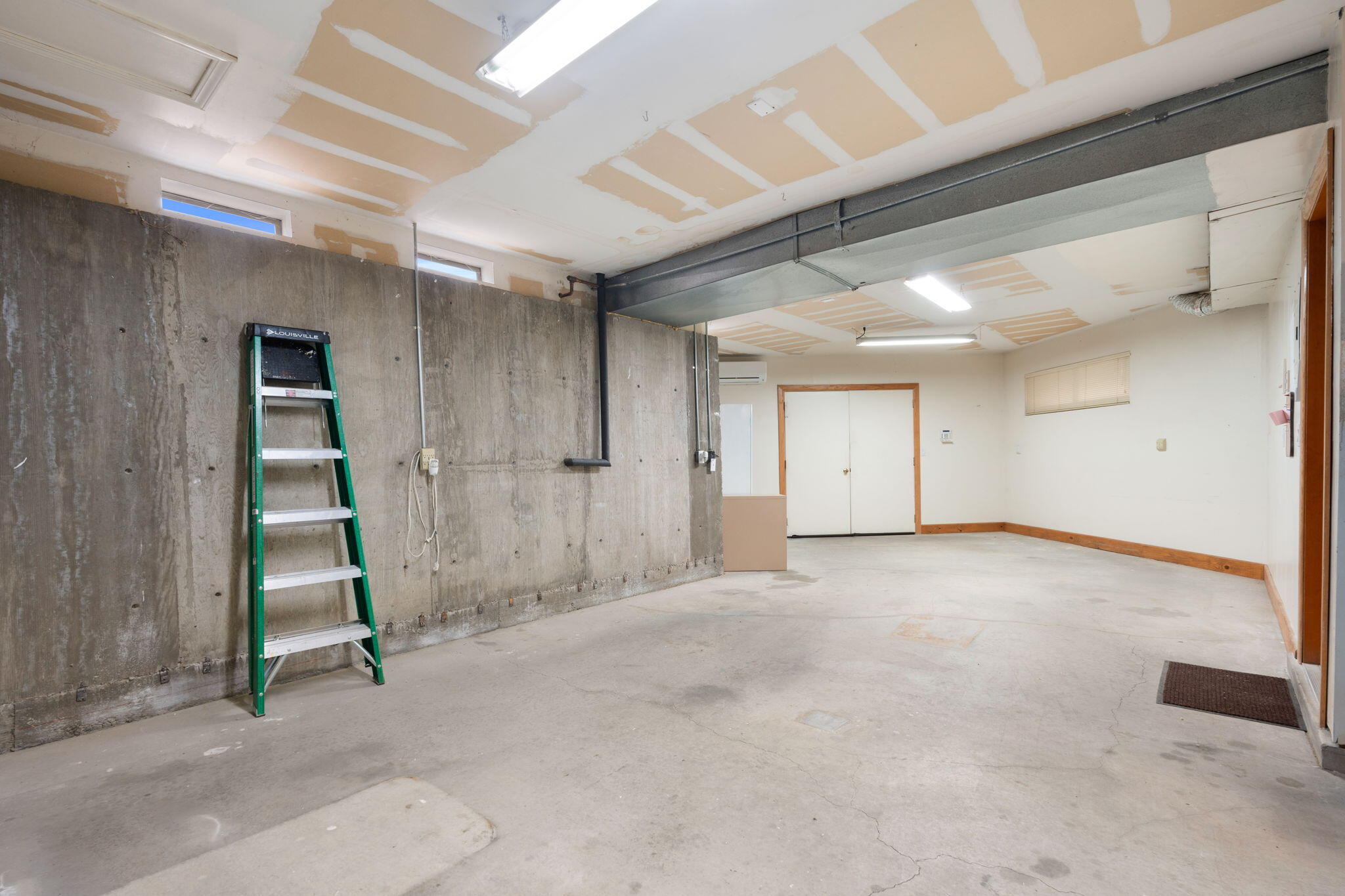 12001 DEL REY Avenue NE