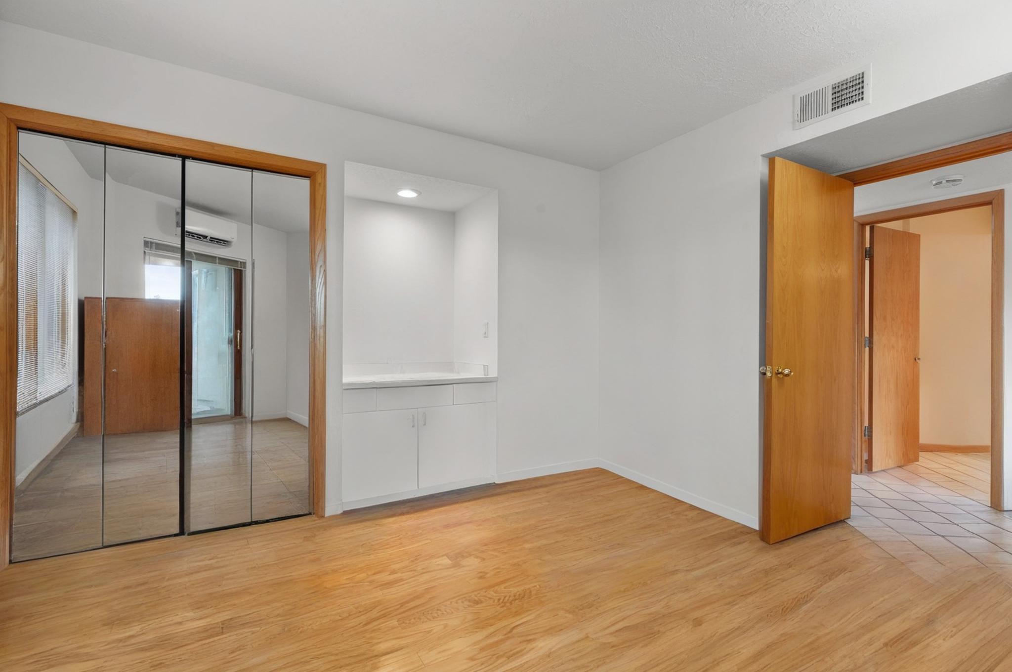 12001 DEL REY Avenue NE