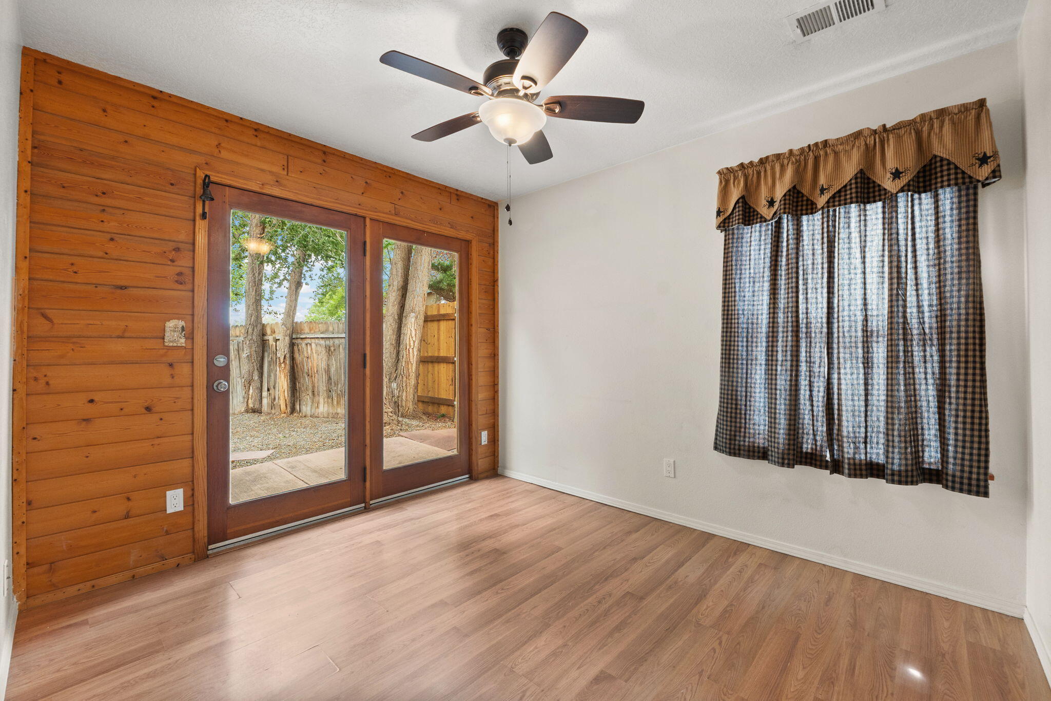 455 COLONIAL Avenue SW