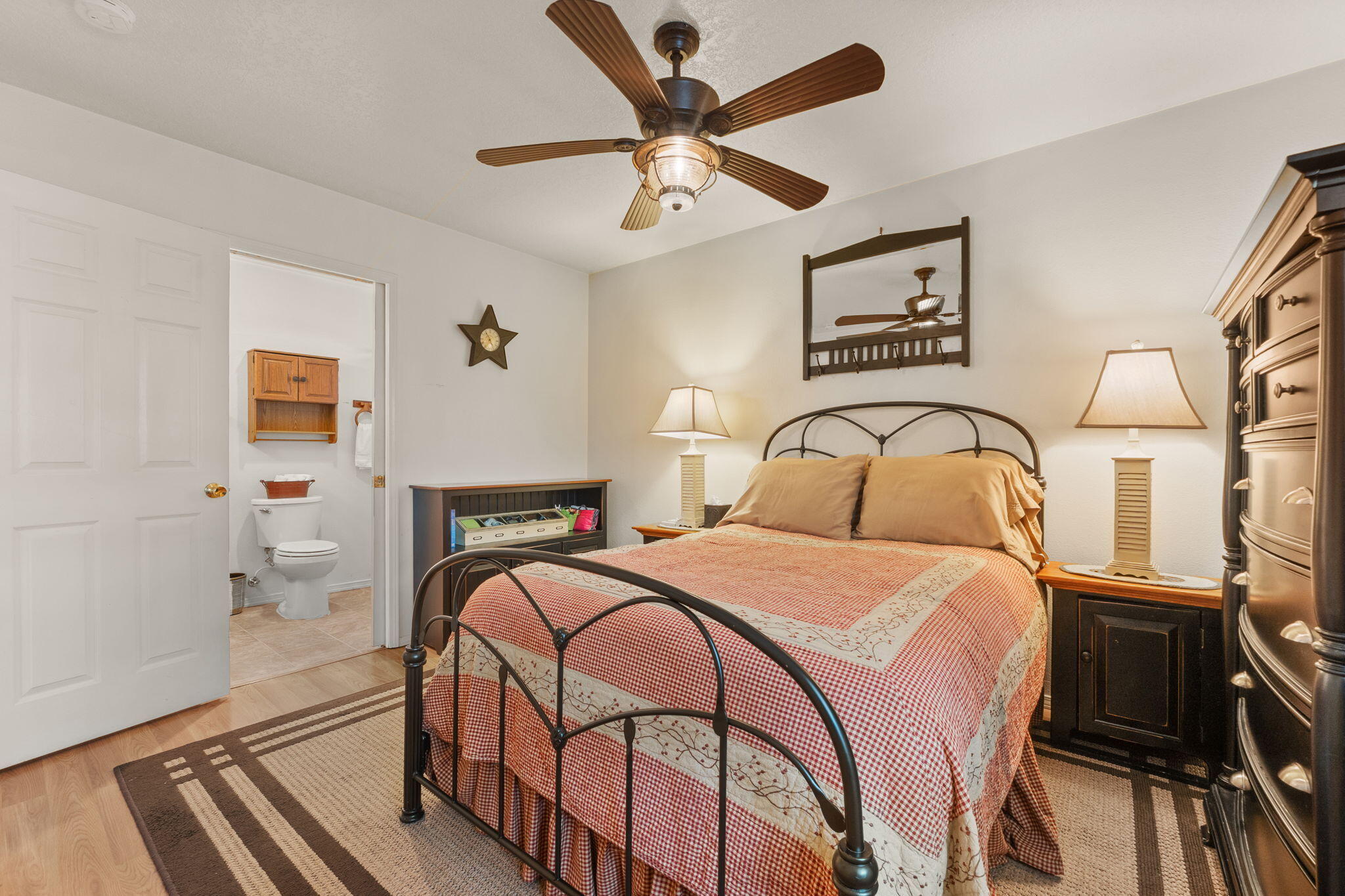 455 COLONIAL Avenue SW