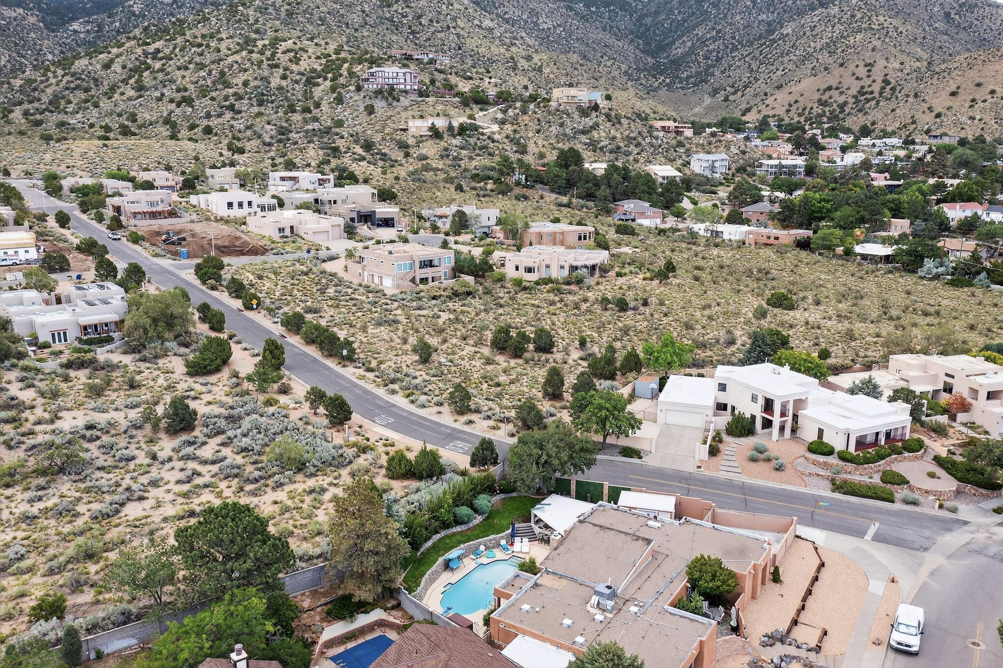 4915 Cresta Del Sur Court NE