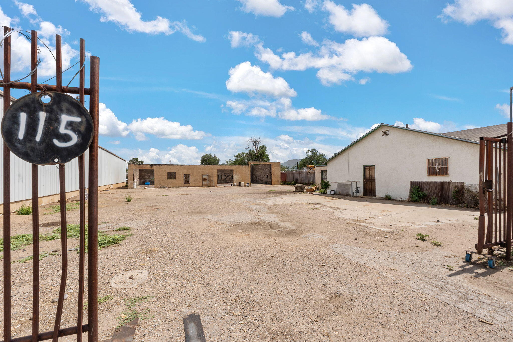 115 CANDELARIA Road NW