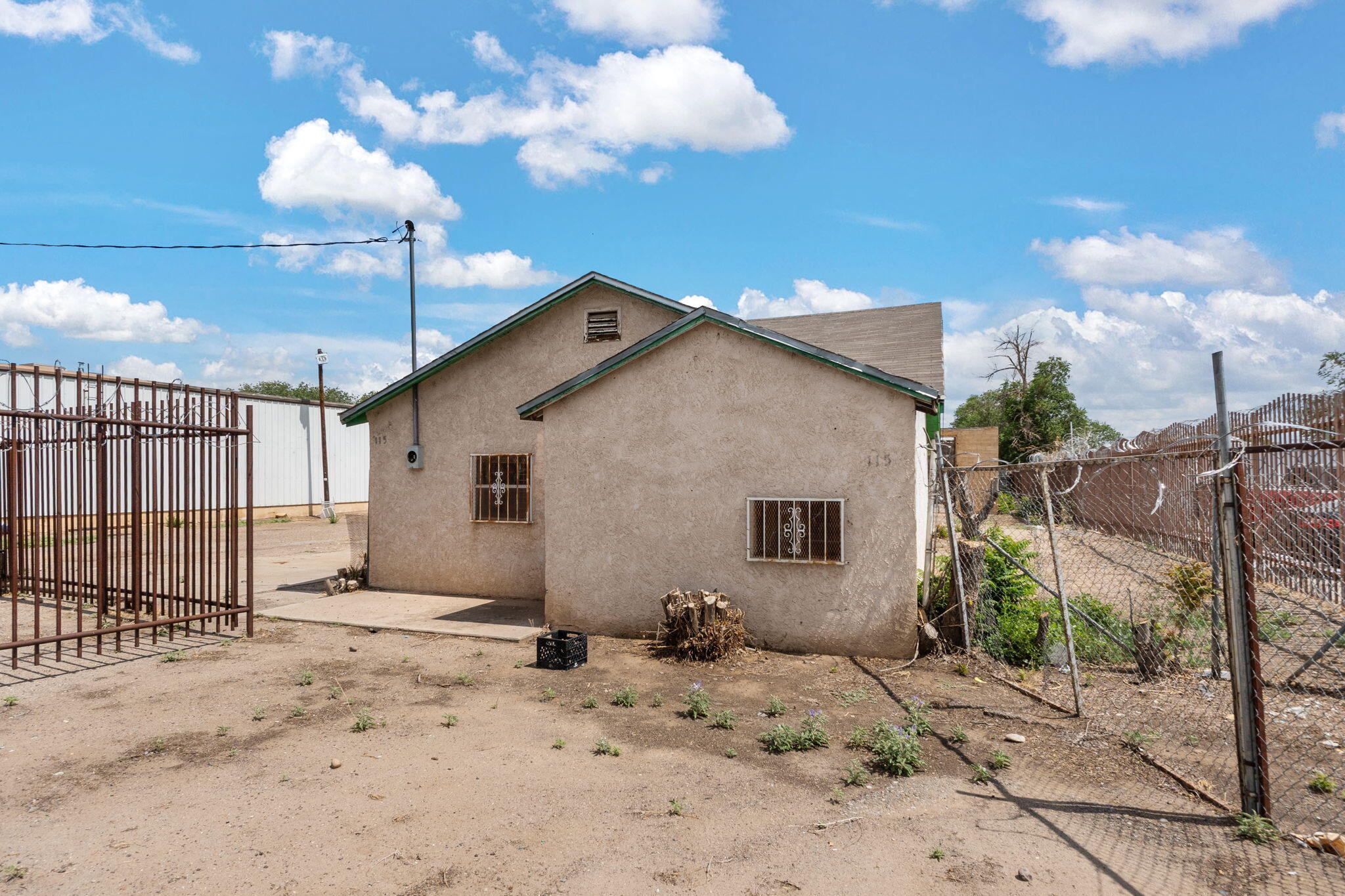 115 CANDELARIA Road NW