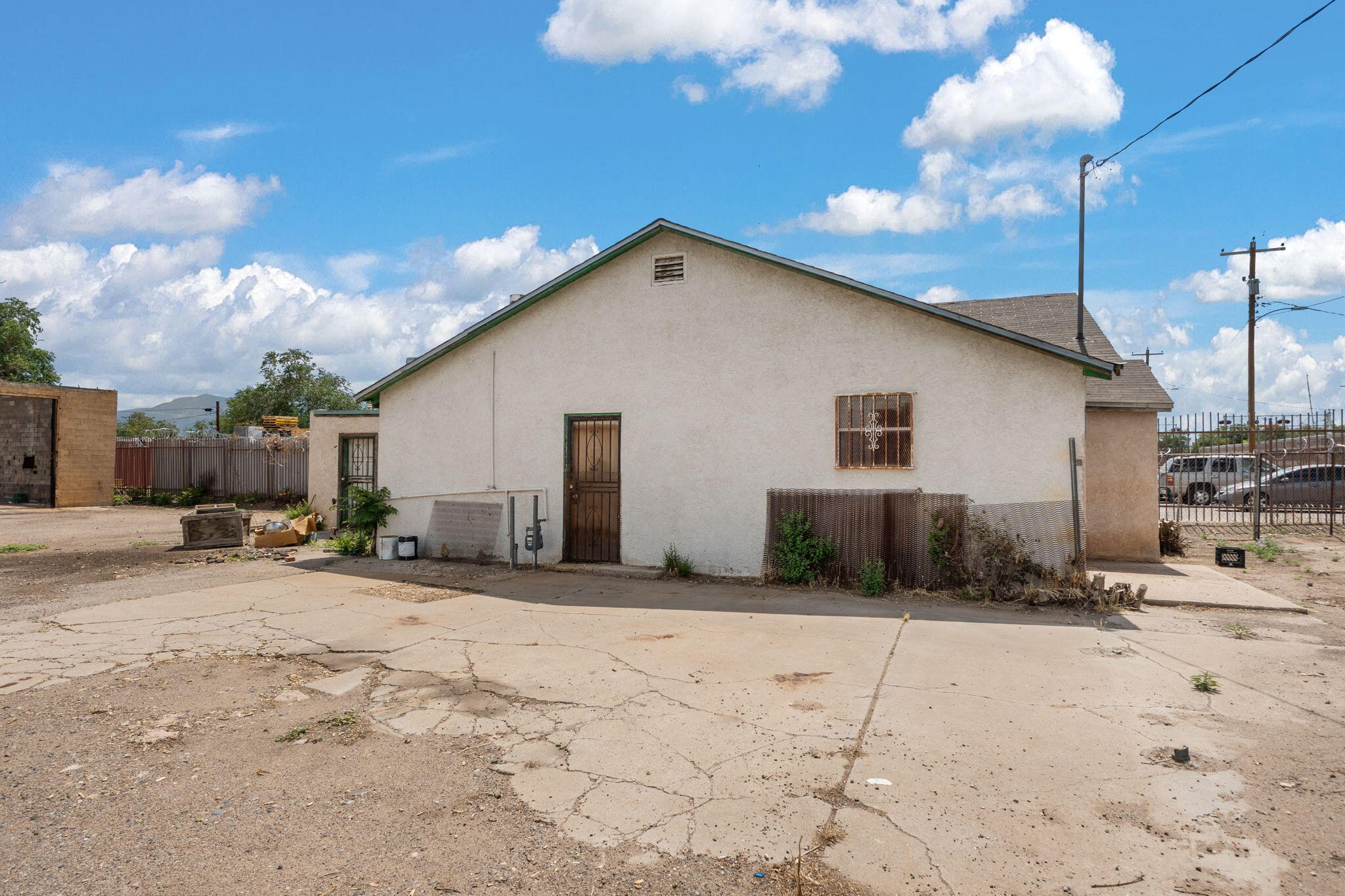 115 CANDELARIA Road NW