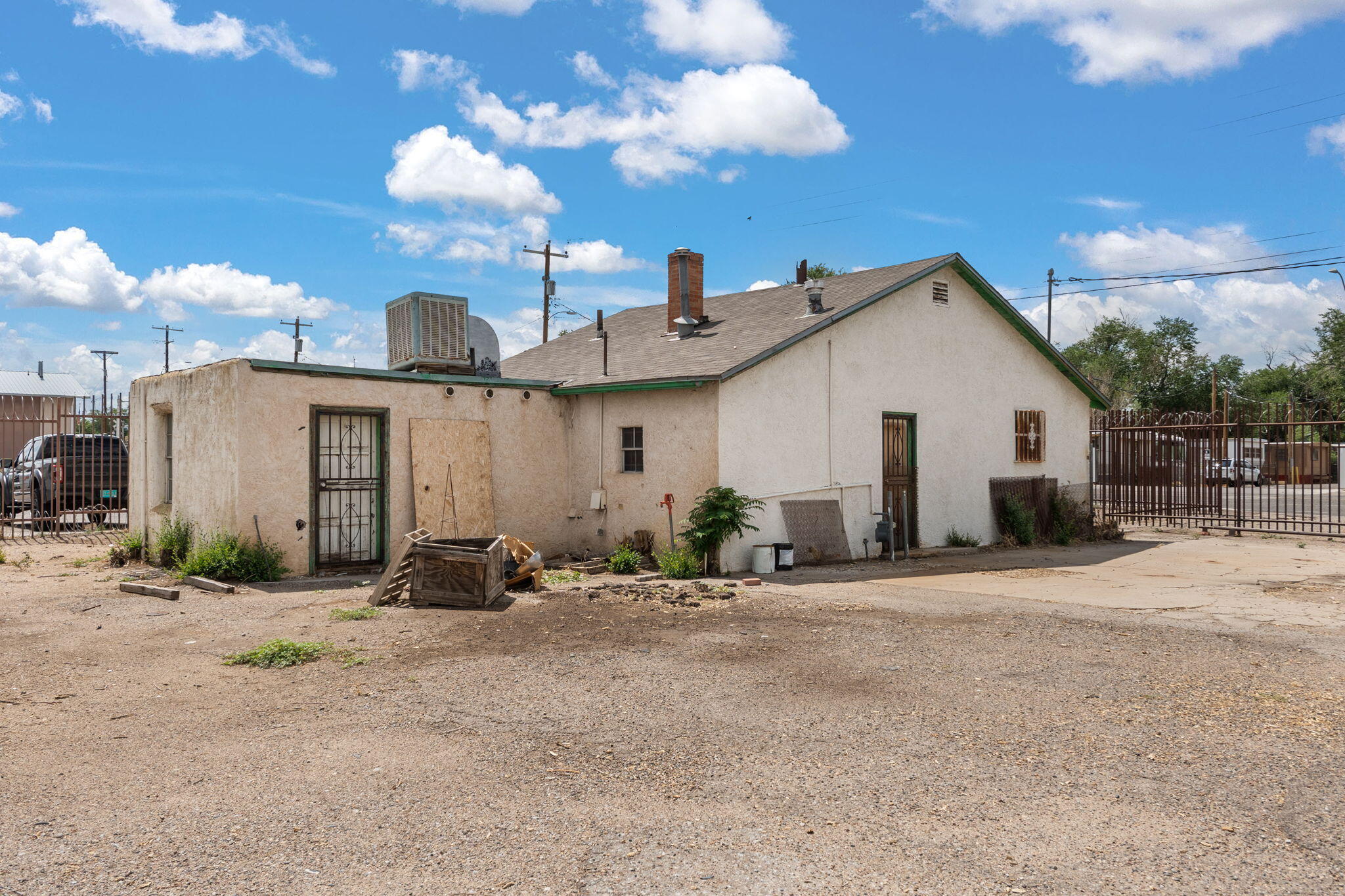 115 CANDELARIA Road NW