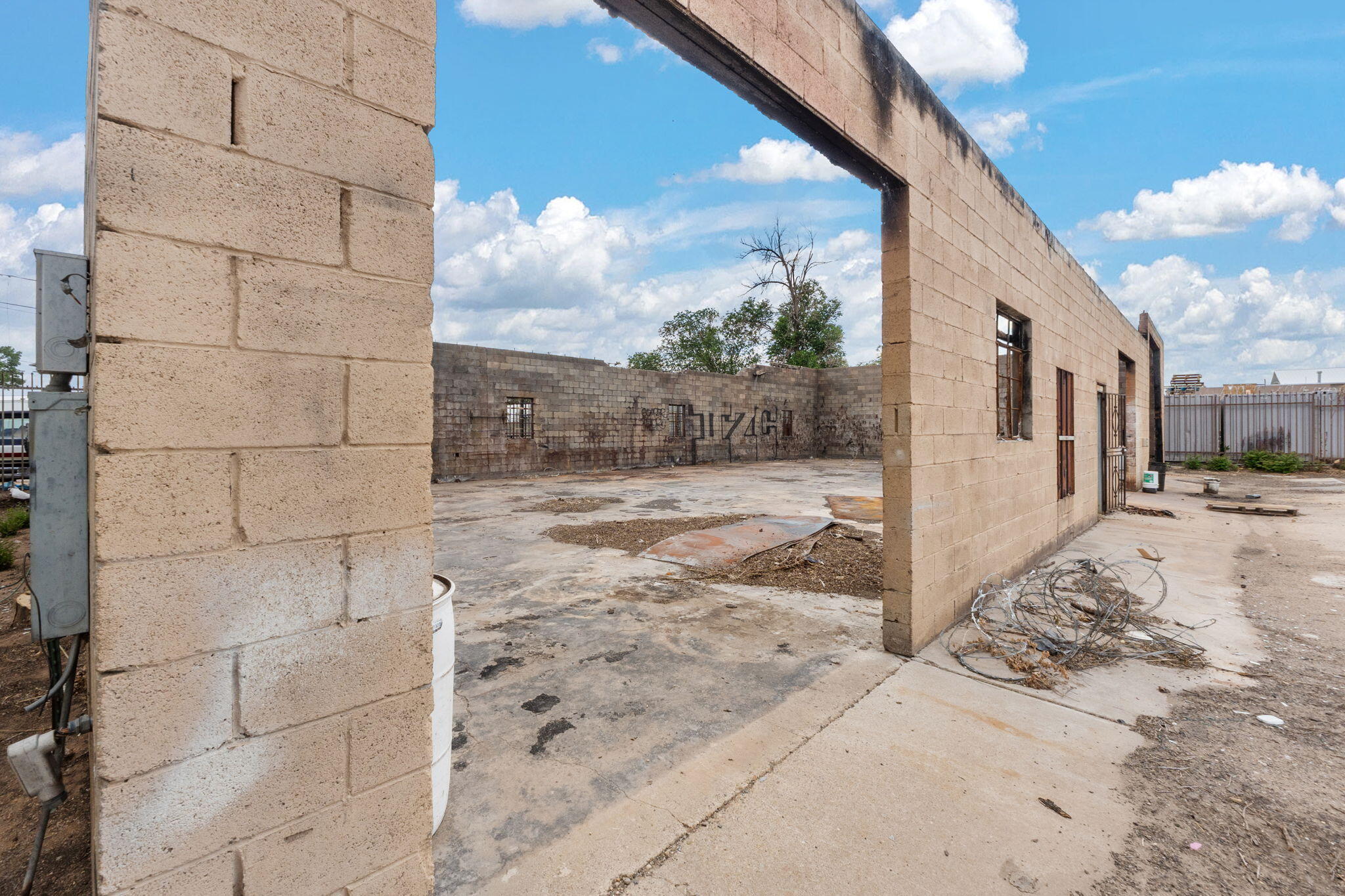 115 CANDELARIA Road NW