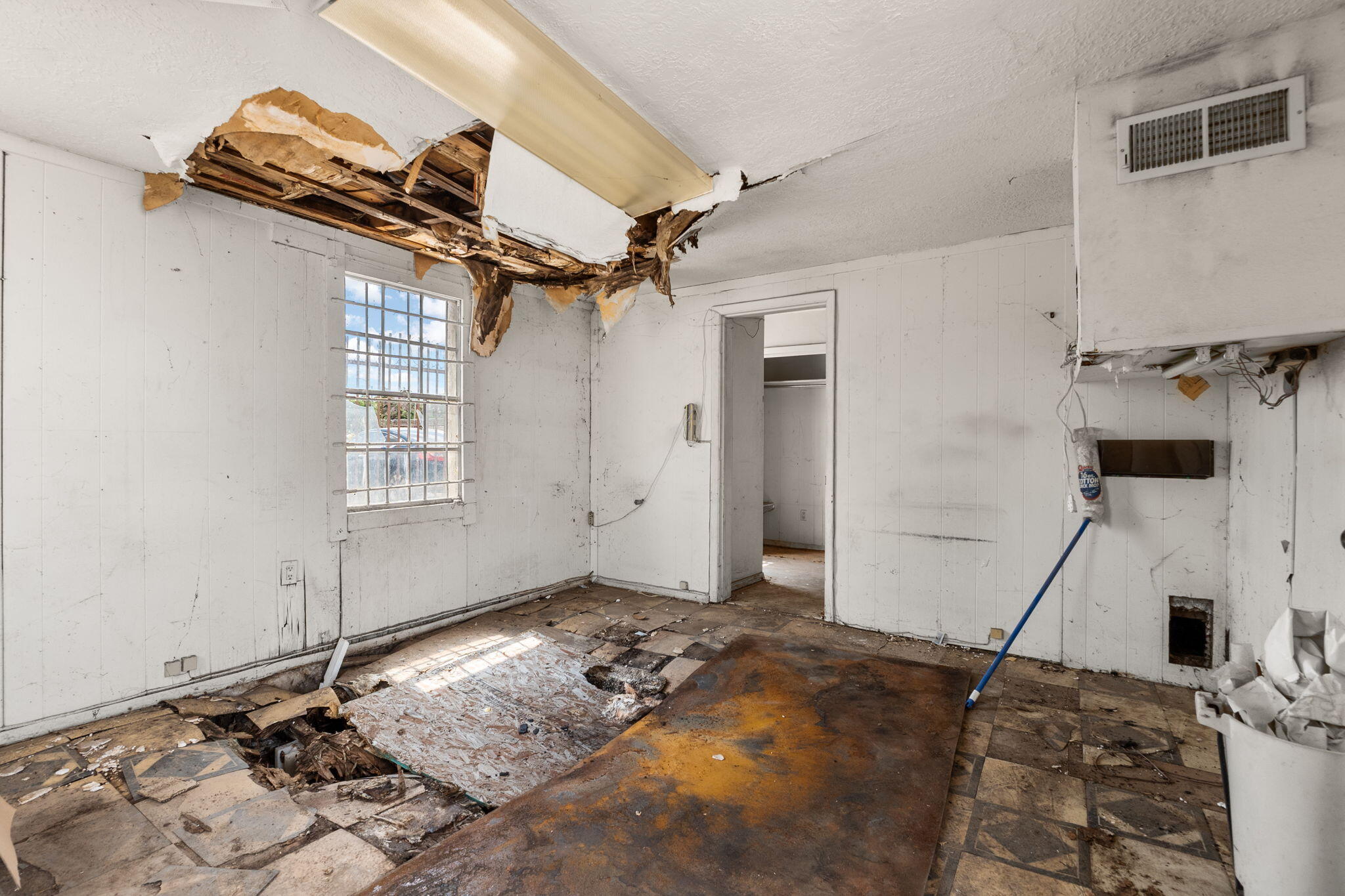 115 CANDELARIA Road NW