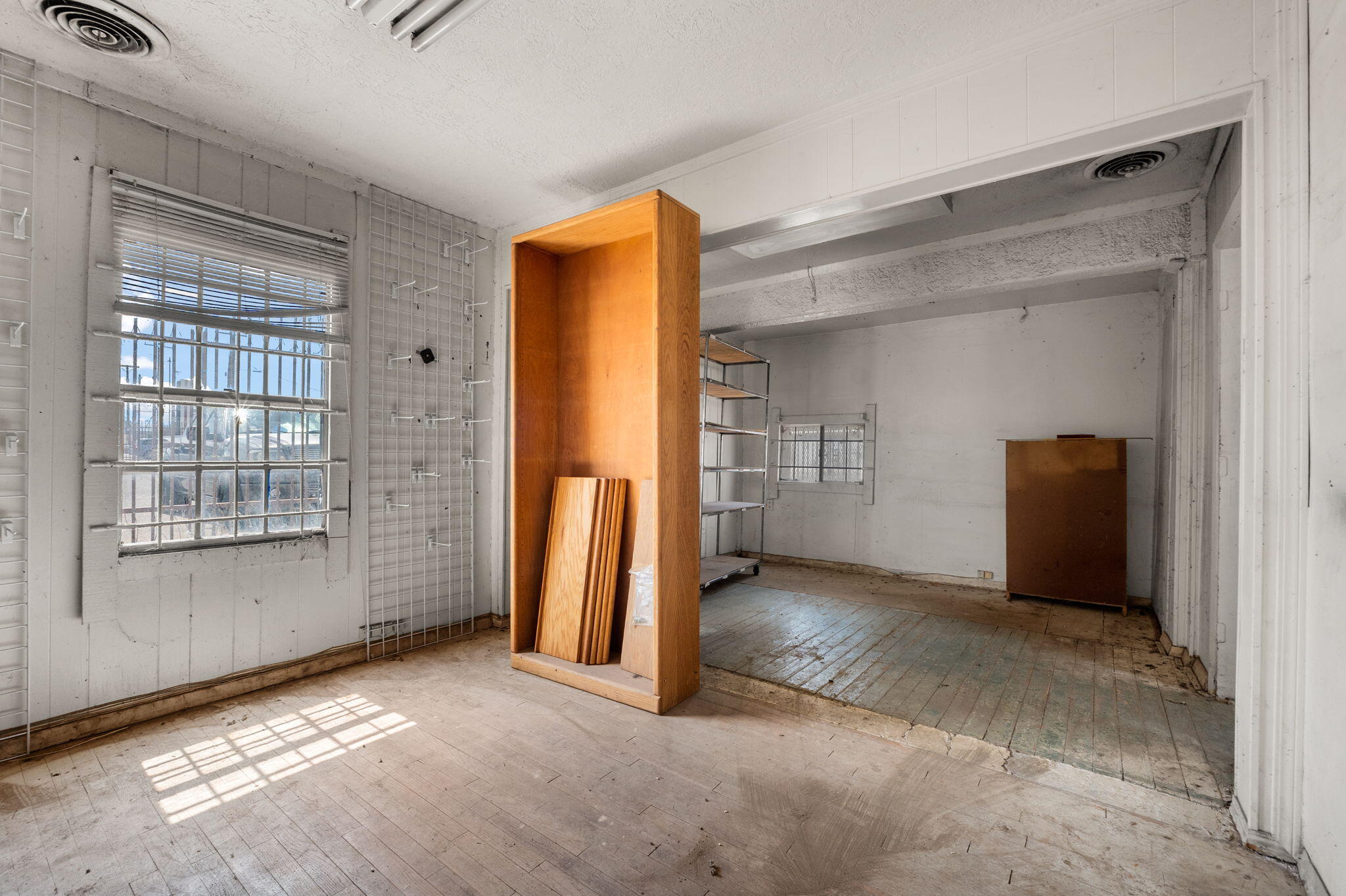 115 CANDELARIA Road NW