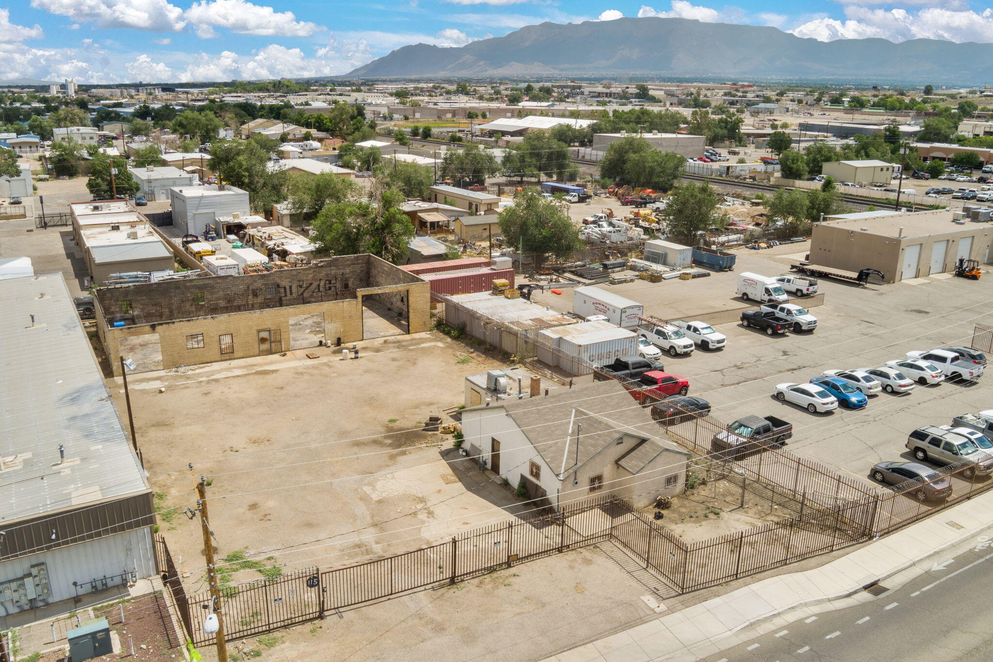 115 CANDELARIA Road NW