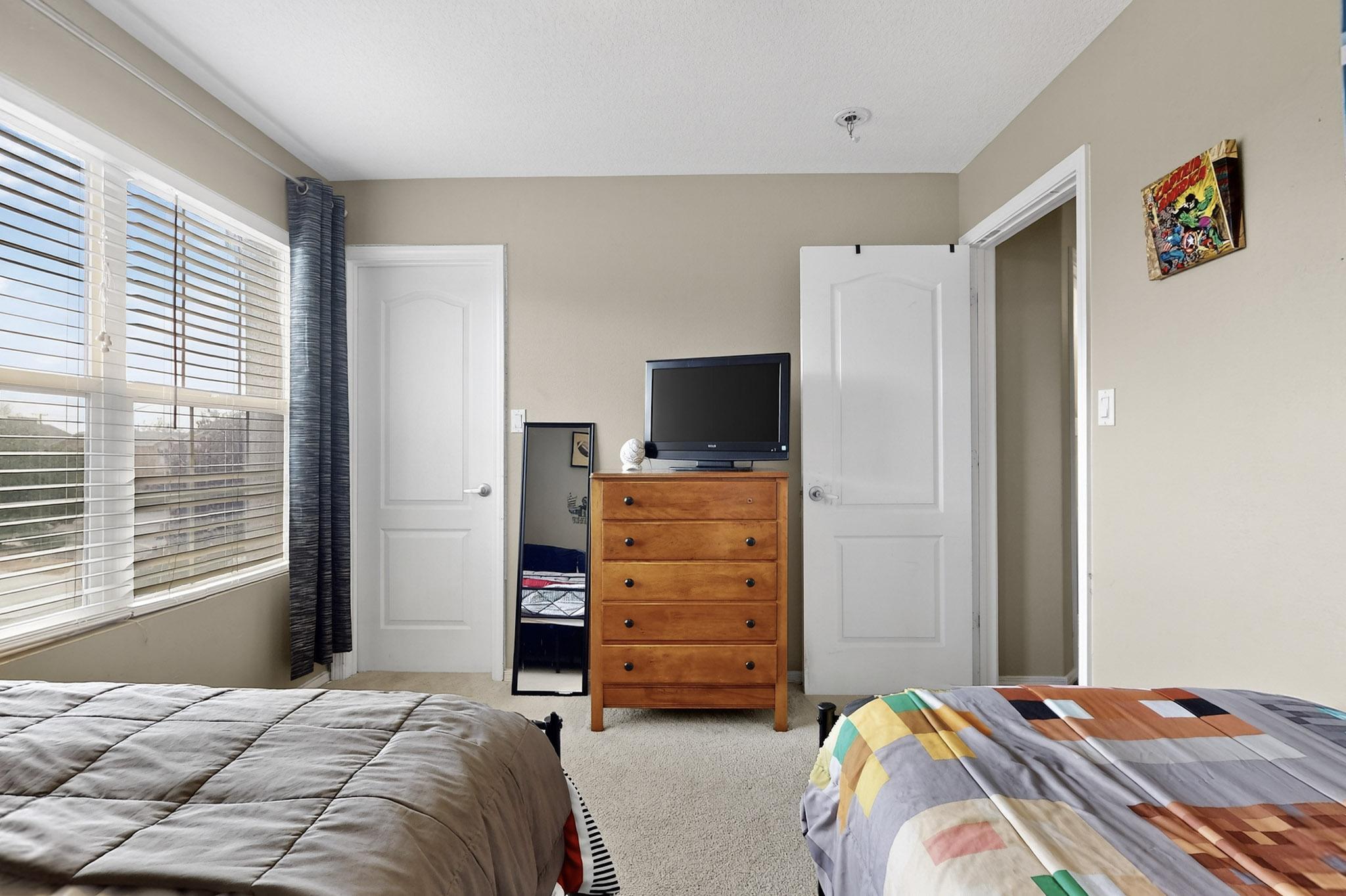 7009 Red Hawk Road NE