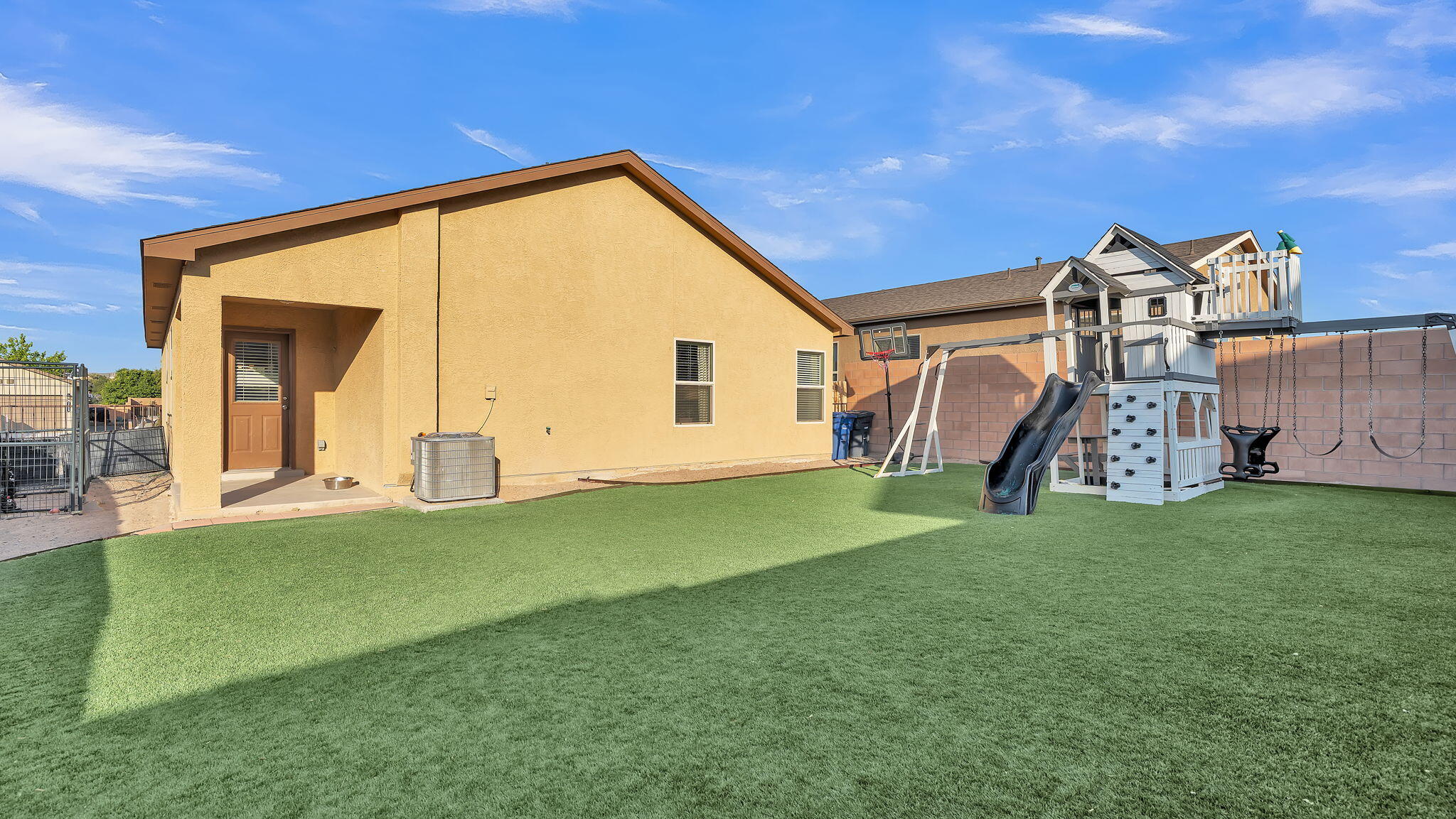 2404 DEL TIMBRE Lane SW